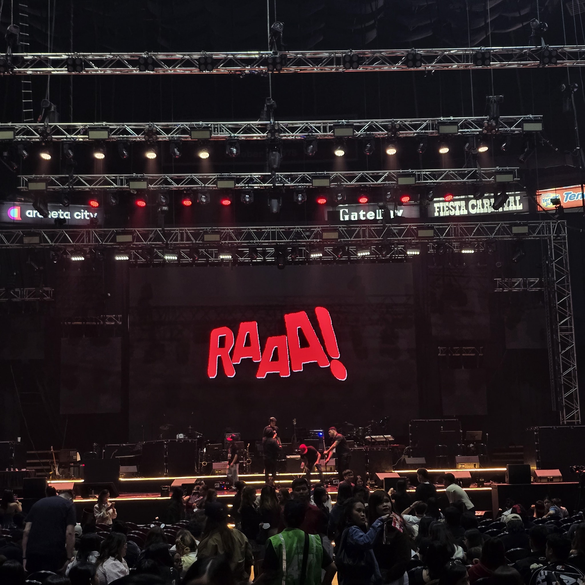 Philippine - The stage is ready for RAAA boys featuring Rob, Adie ...