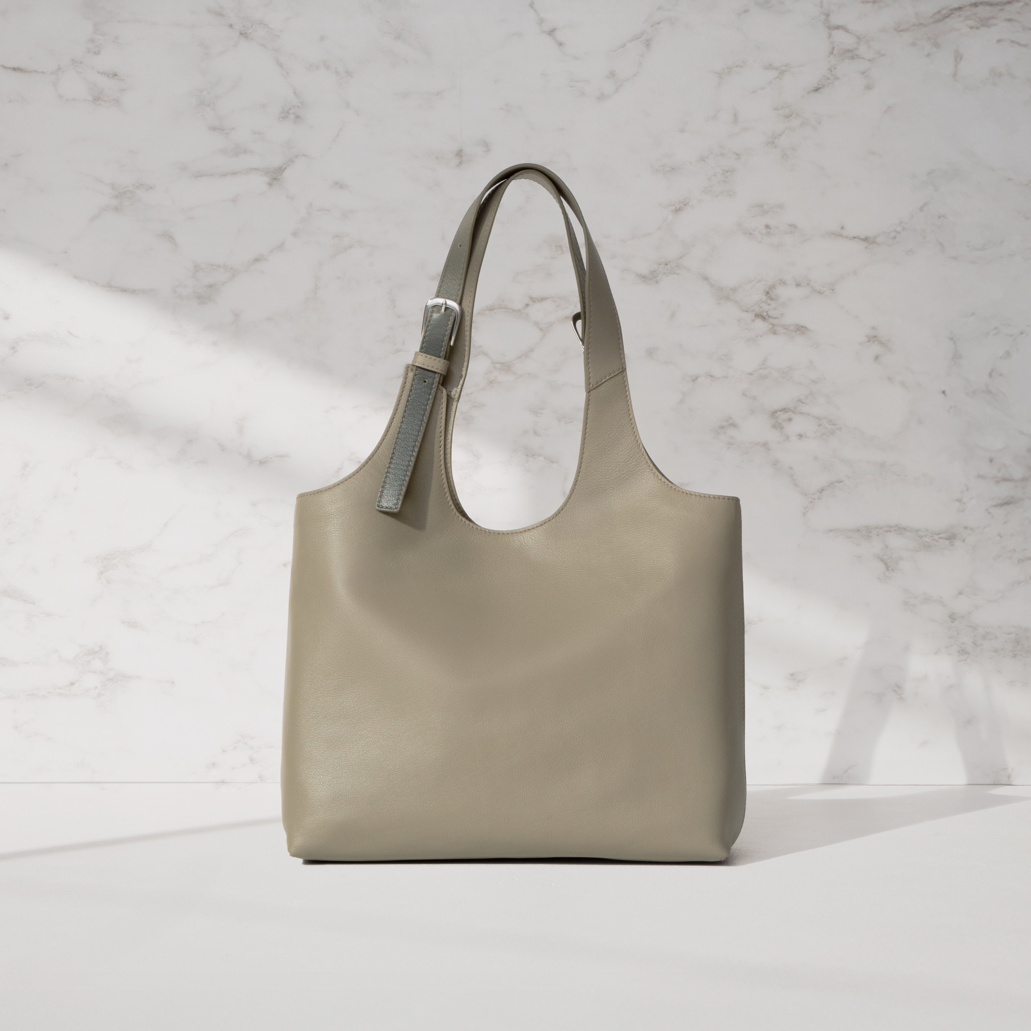 グレインド フラップ ショルダー ¥39,600 https://www.motherhouse.co 