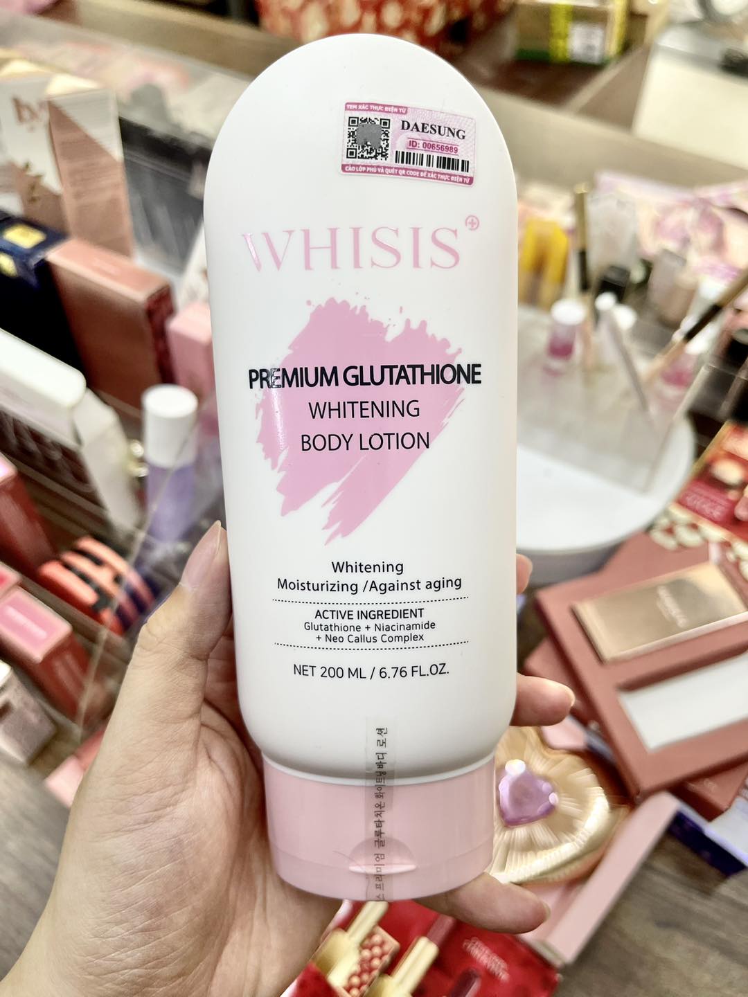 🌟 Kem Dưỡng Thể kích trắng Ban Đêm Whisis Premium Glutathione Whitening Body Lotion 200ml Giá: 1️⃣9️⃣5️⃣💰 Thương hiệu: Whisis 🌿 Xuất xứ: Hàn Quốc 🇰🇷 Thể tích: 200ml Kem Dưỡng Thể