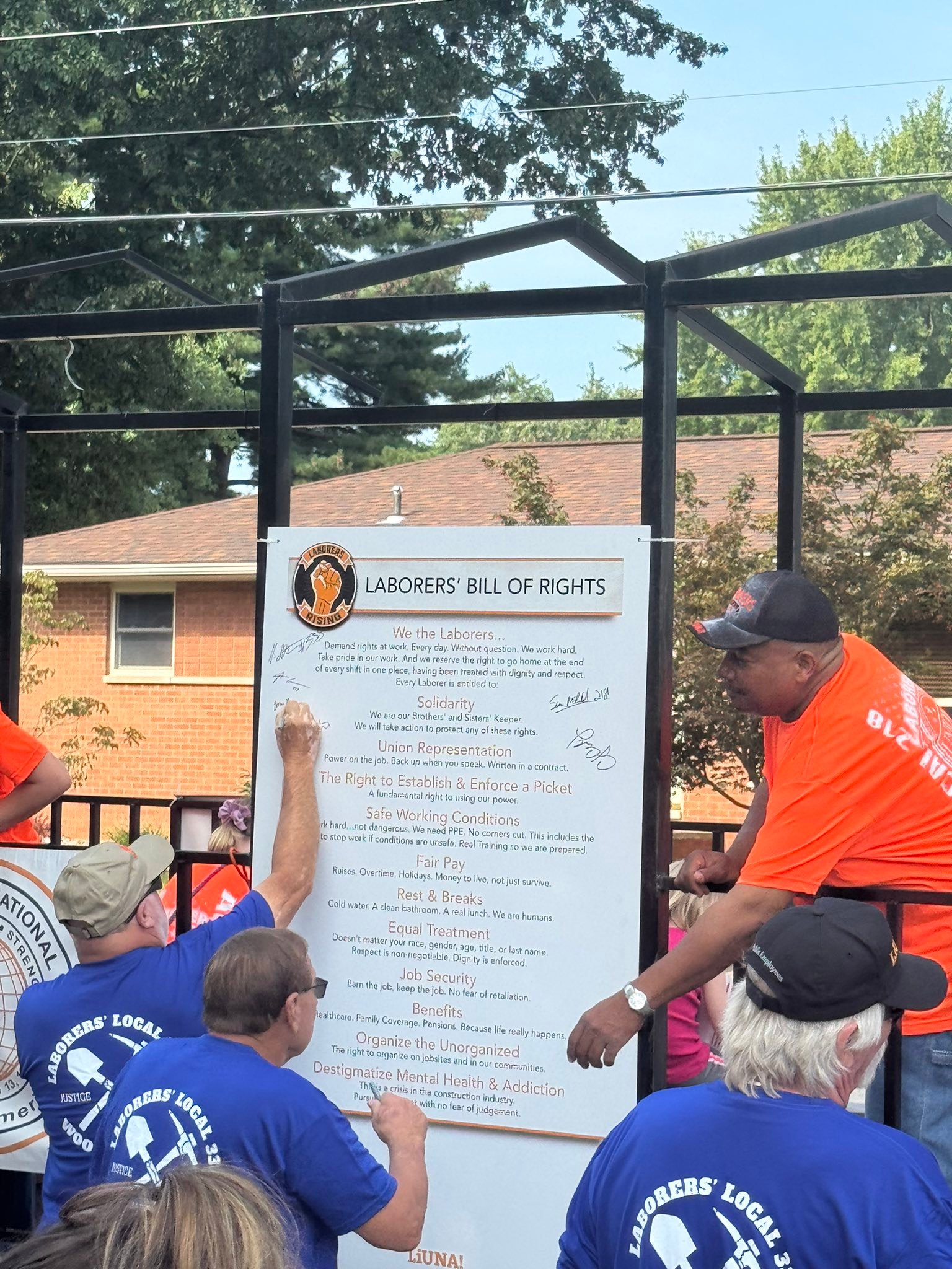 Downstate - Members of Local 338 and 218 line up to sign the Laborers ...