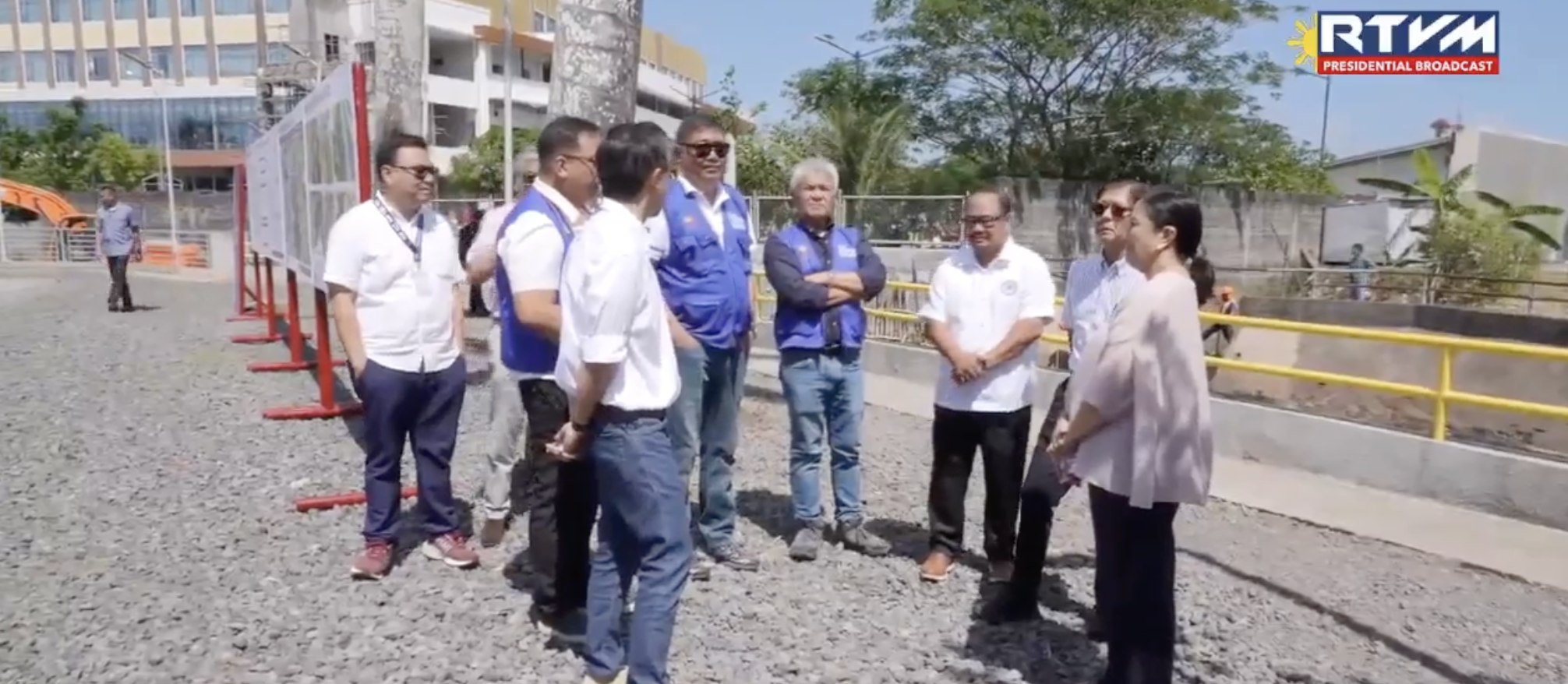 Philippine - MARCOS IN NAGA CITY WITH MAYOR LENI President Bongbong ...