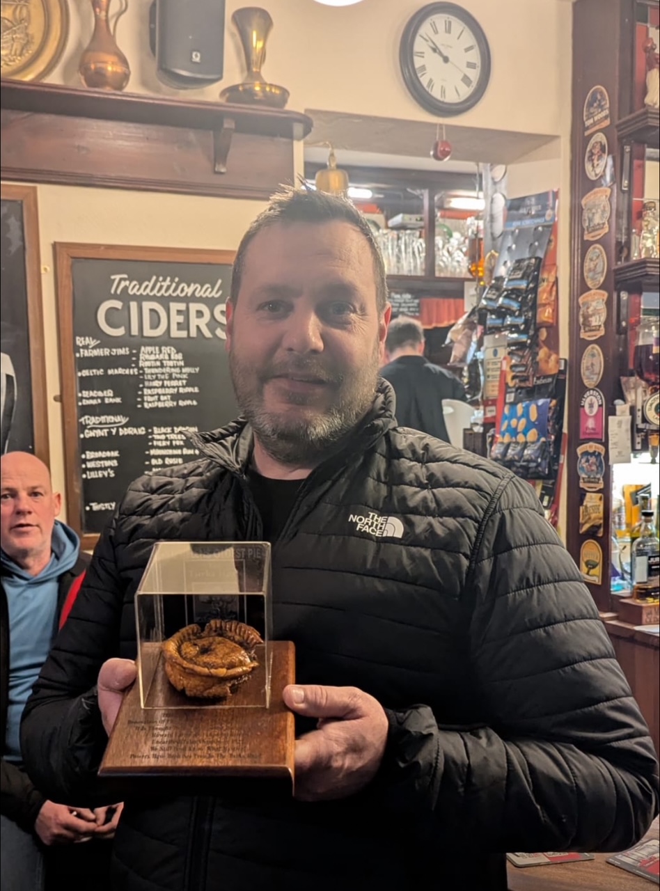 St Helens Star - St Helens' 'oldest pie' on display in one of town's ...