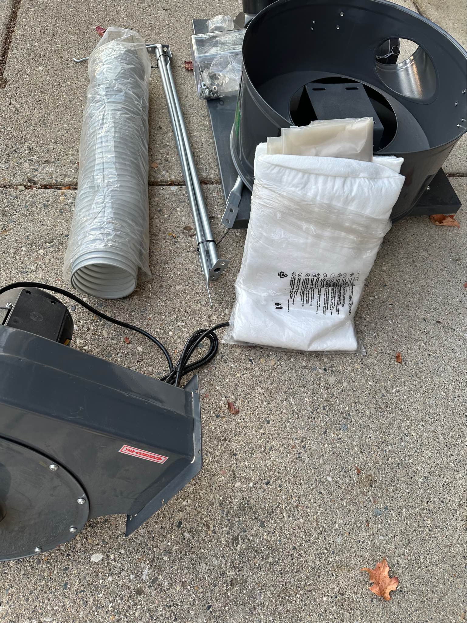 Harbor Freight 2HP Central Machinery Dust Collector (Model 97869 ...