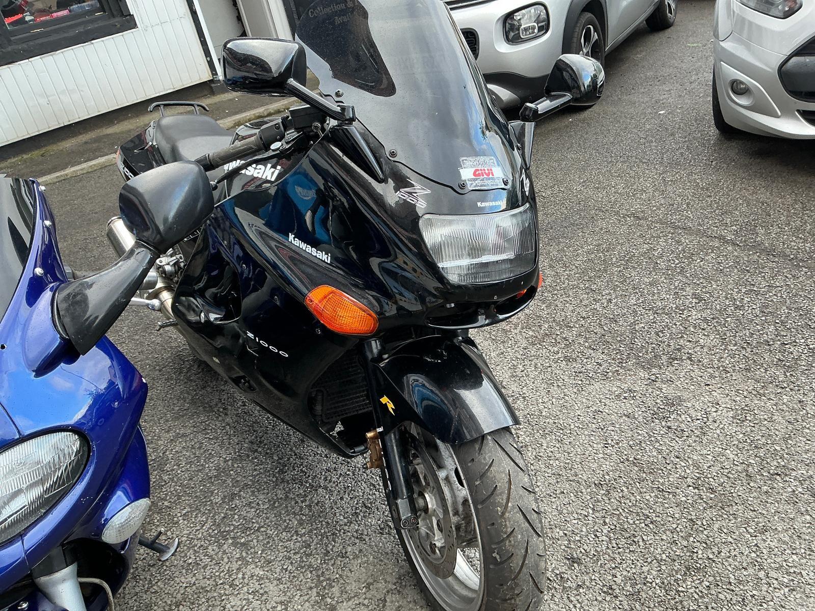 1988 Kawasaki Zx10 Built to last, and it has. Link in comments 👇
