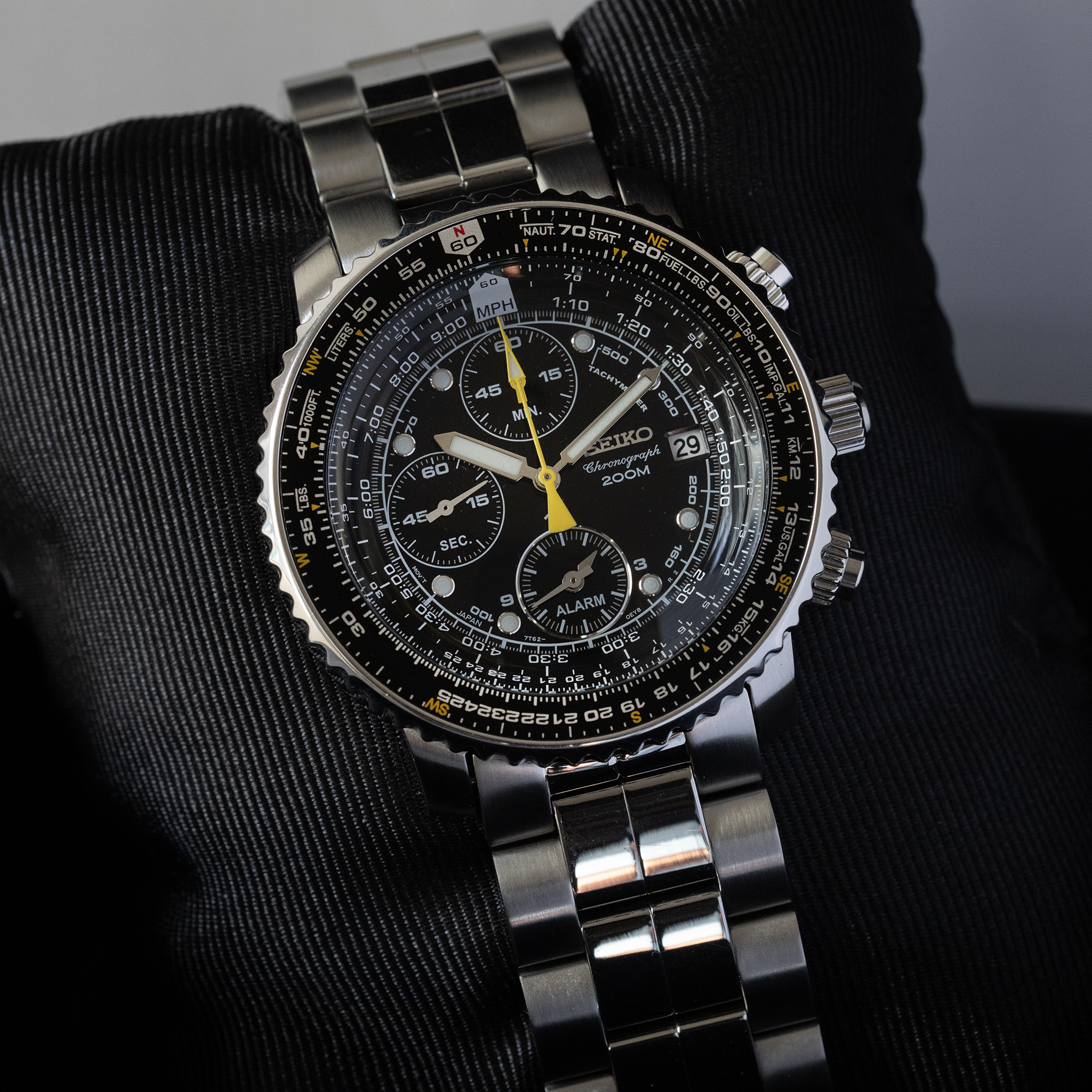 Fivefortyfive - The Seiko Flightmaster SNA411 has earned its place 