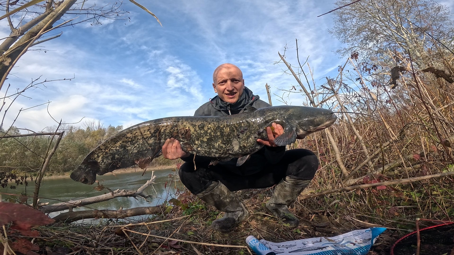 Eliberare clean de 53 cm. | Pescuit si Natura cu Alex Moisuc | Facebook