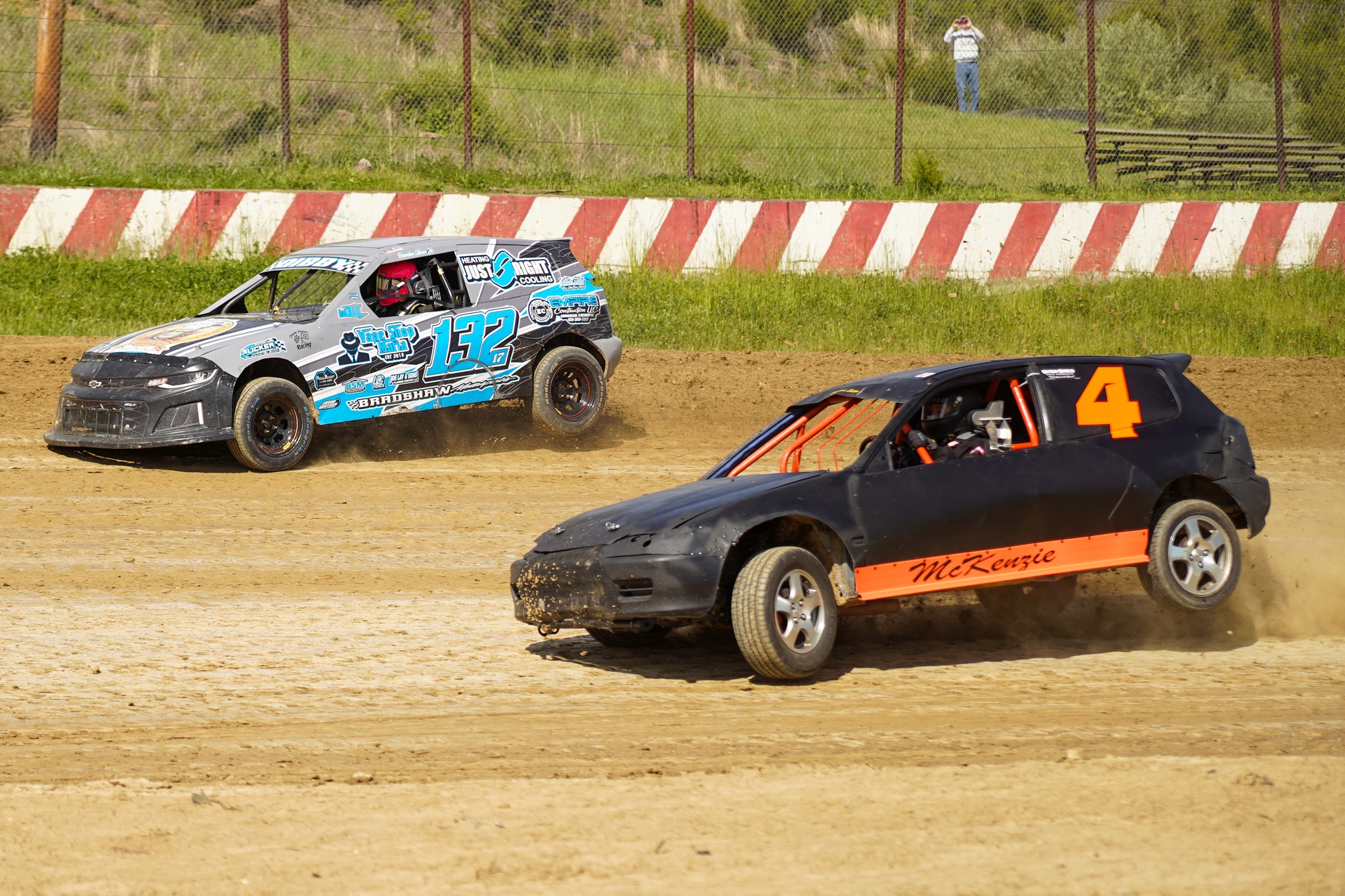 The Dirt - Brandon Gibson Jr (132) and Kevin McKenzie (4) racing hard ...
