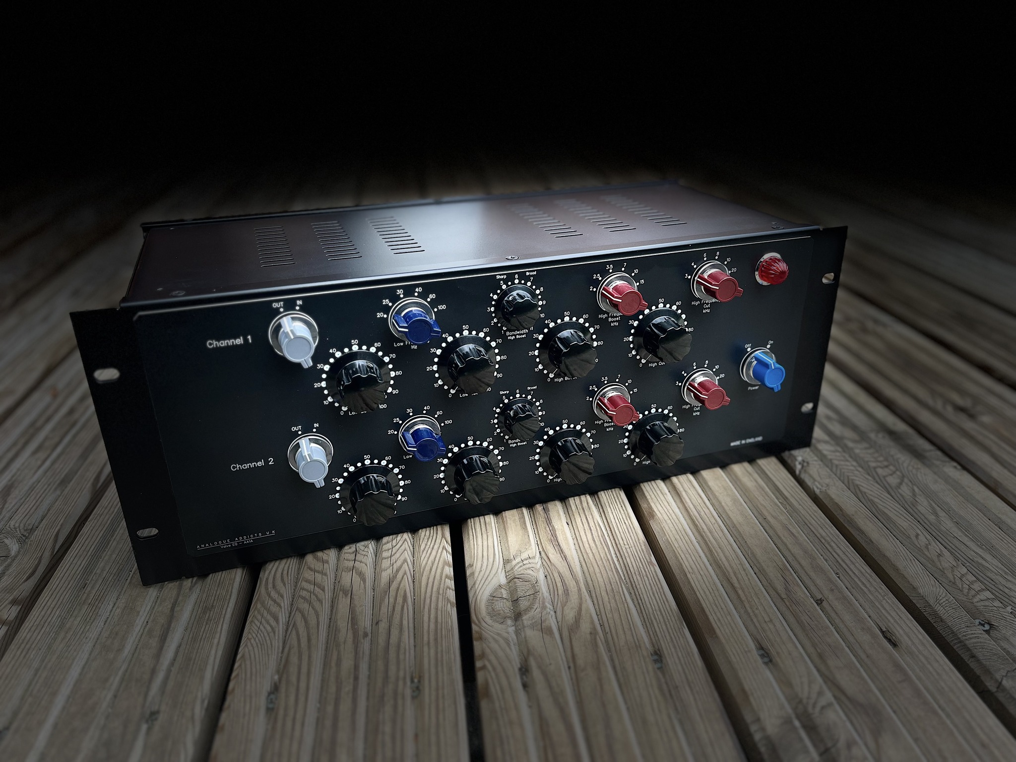 Finally finished my Neumann W492 inspired EQ! 😎 The build is