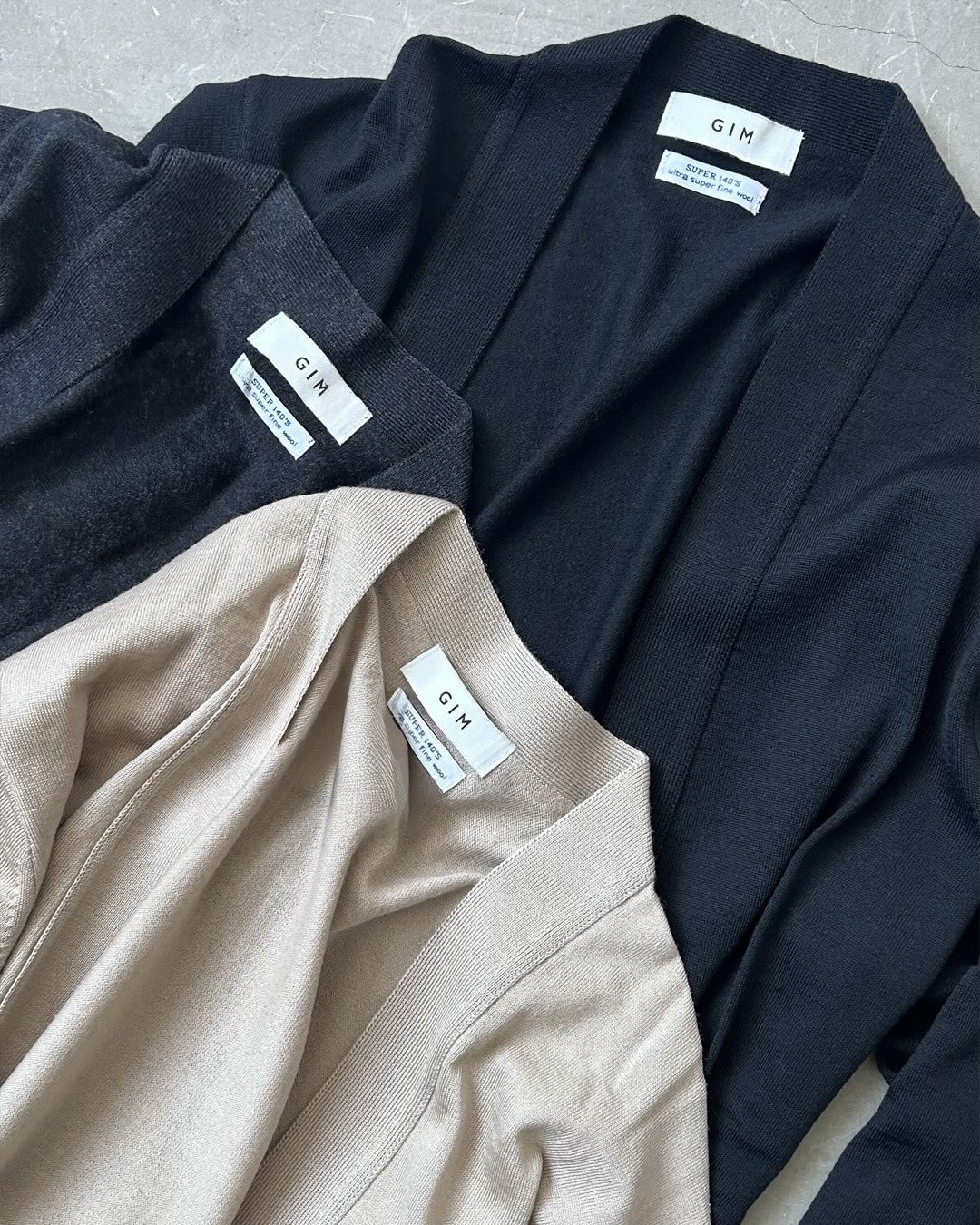 GIM】の菅原靴店 別注ボタンレスカーディガン。 希少な「SUPER 140's