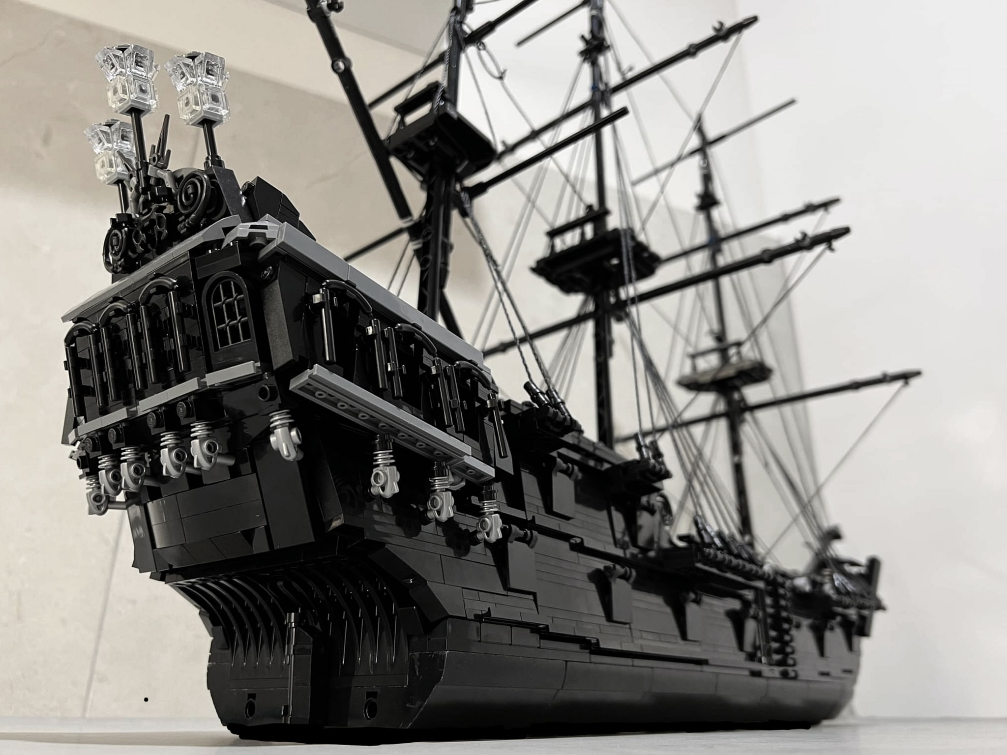 Ahoy ! 🏴‍☠️ This is the crew i made for my 70413 MOC (The top