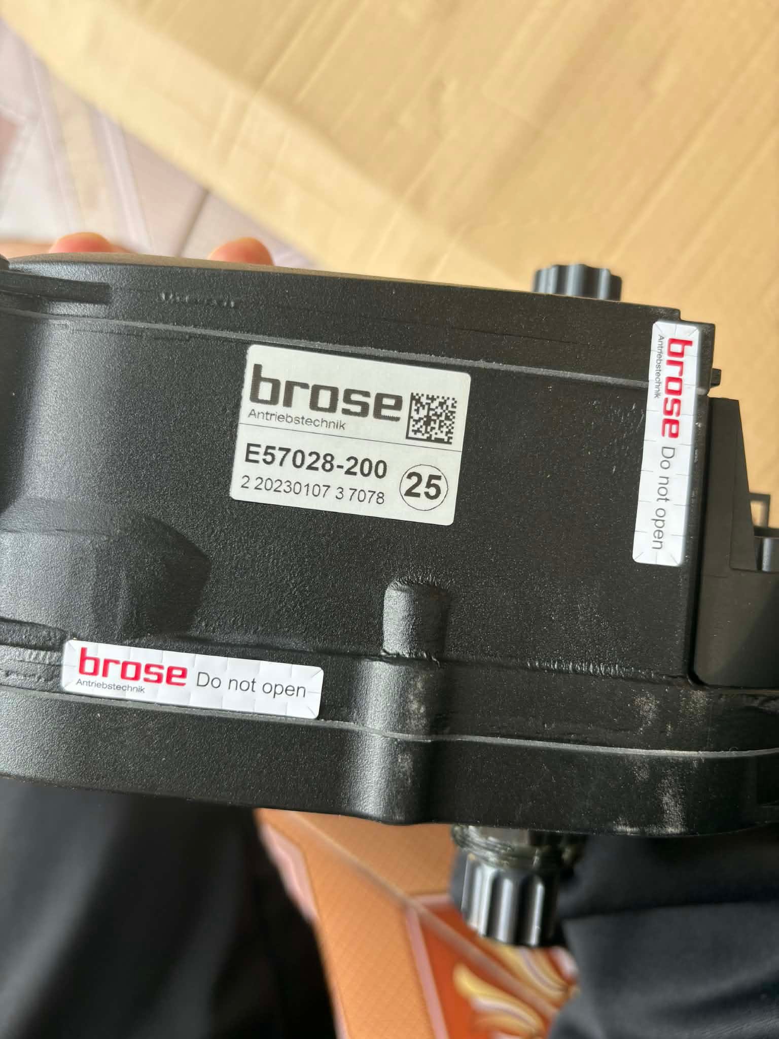 I would like to ask if this motor requires the original battery to
