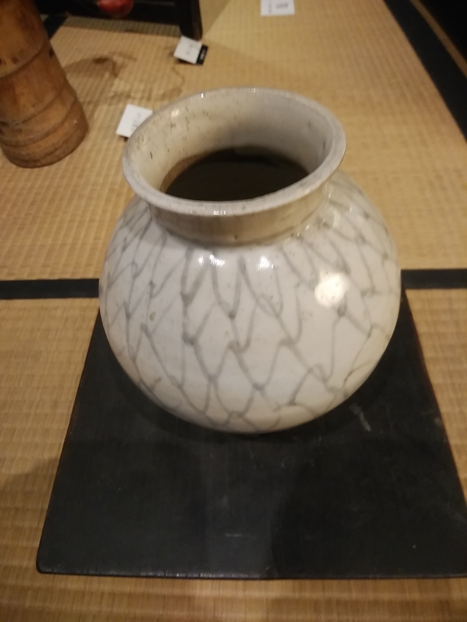 横石順吉さんの伊万里壺です。 とてもうまくできた古伊万里写しだった 