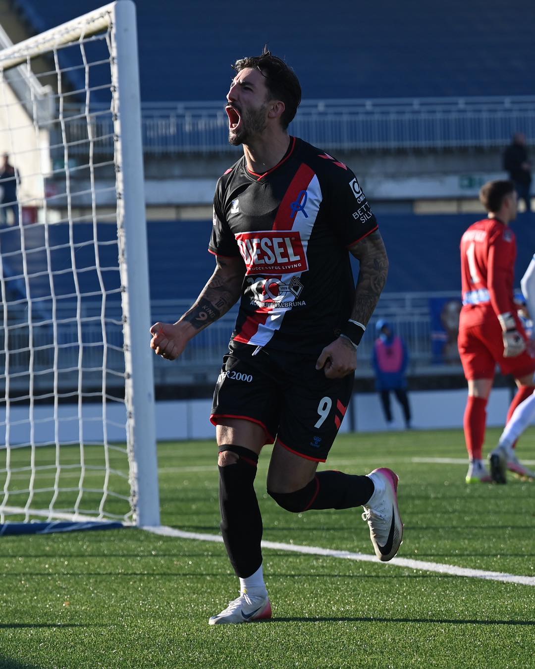 L.R. Vicenza - Il post partita di Novara-L.R. Vicenza ⚪️🔴🔥... | Facebook