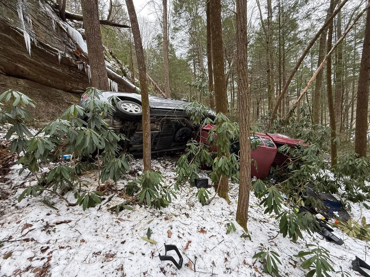 LEX 18 - ROAD ALERT: Two vehicles reportedly slid off a... | Facebook