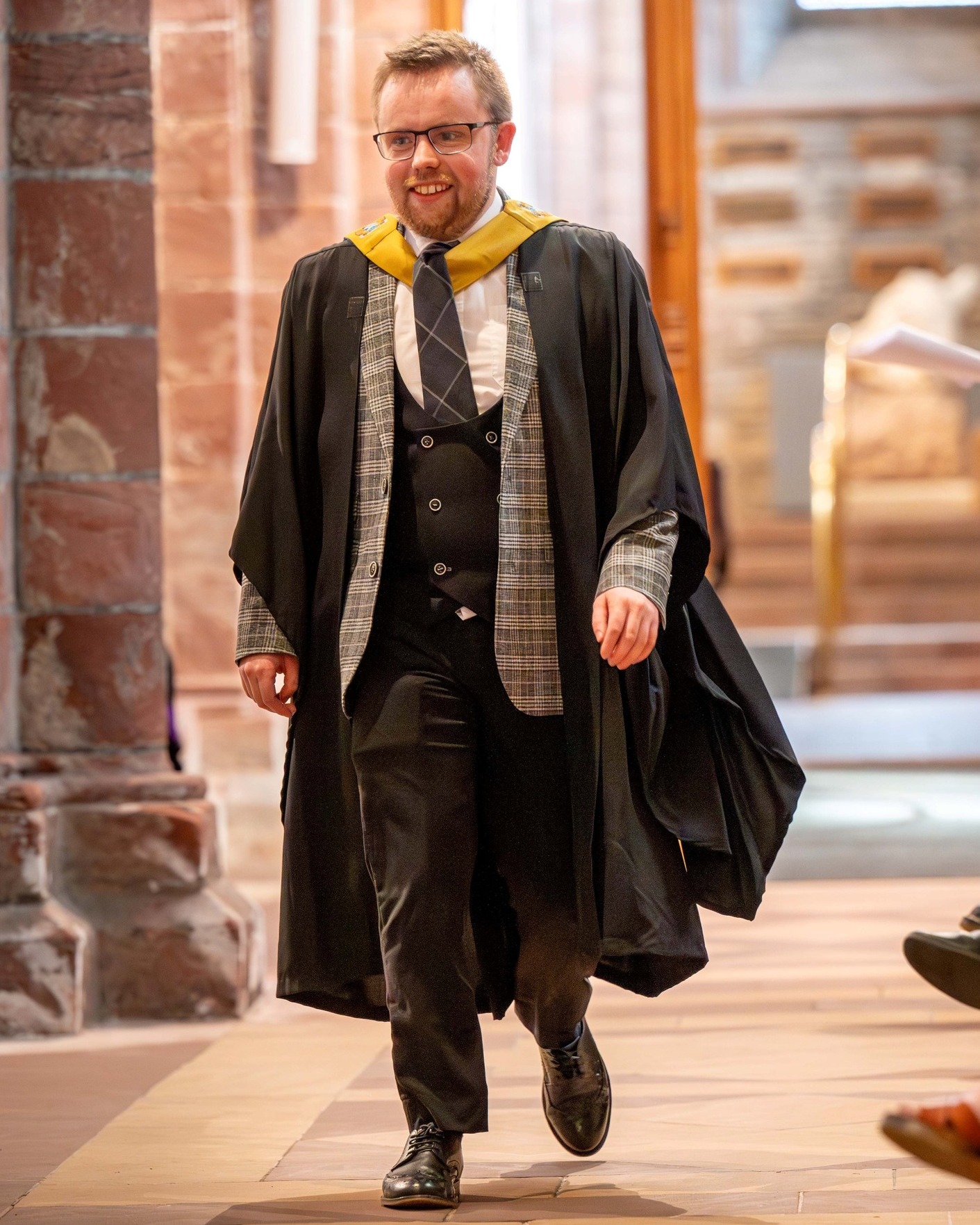 Graduation is an important moment in your life. It's a chance to celebrate your academic achievements in the company of family, friends and colleagues. 🎓 But what to wear?! Find out how
