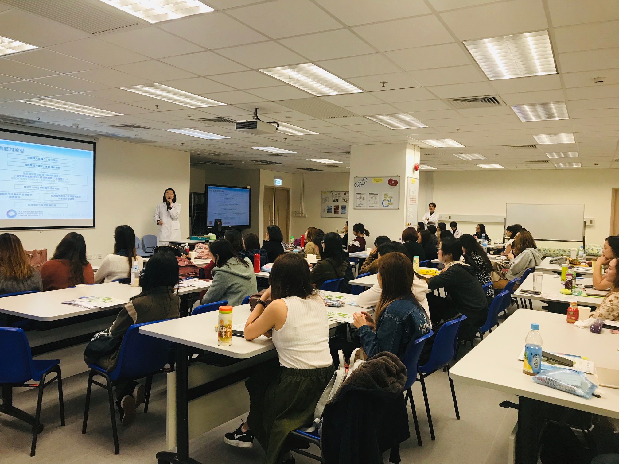 陳穎彤護士向4... - Hong Kong Institute of Diabetes and Obesity, CUHK | Facebook