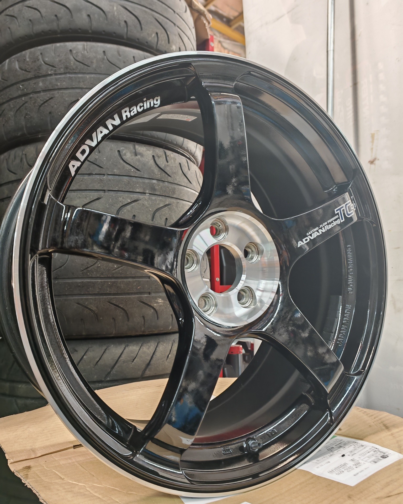 Advan racing Tc-4 SE Original made in Japan Spec :8j x 18