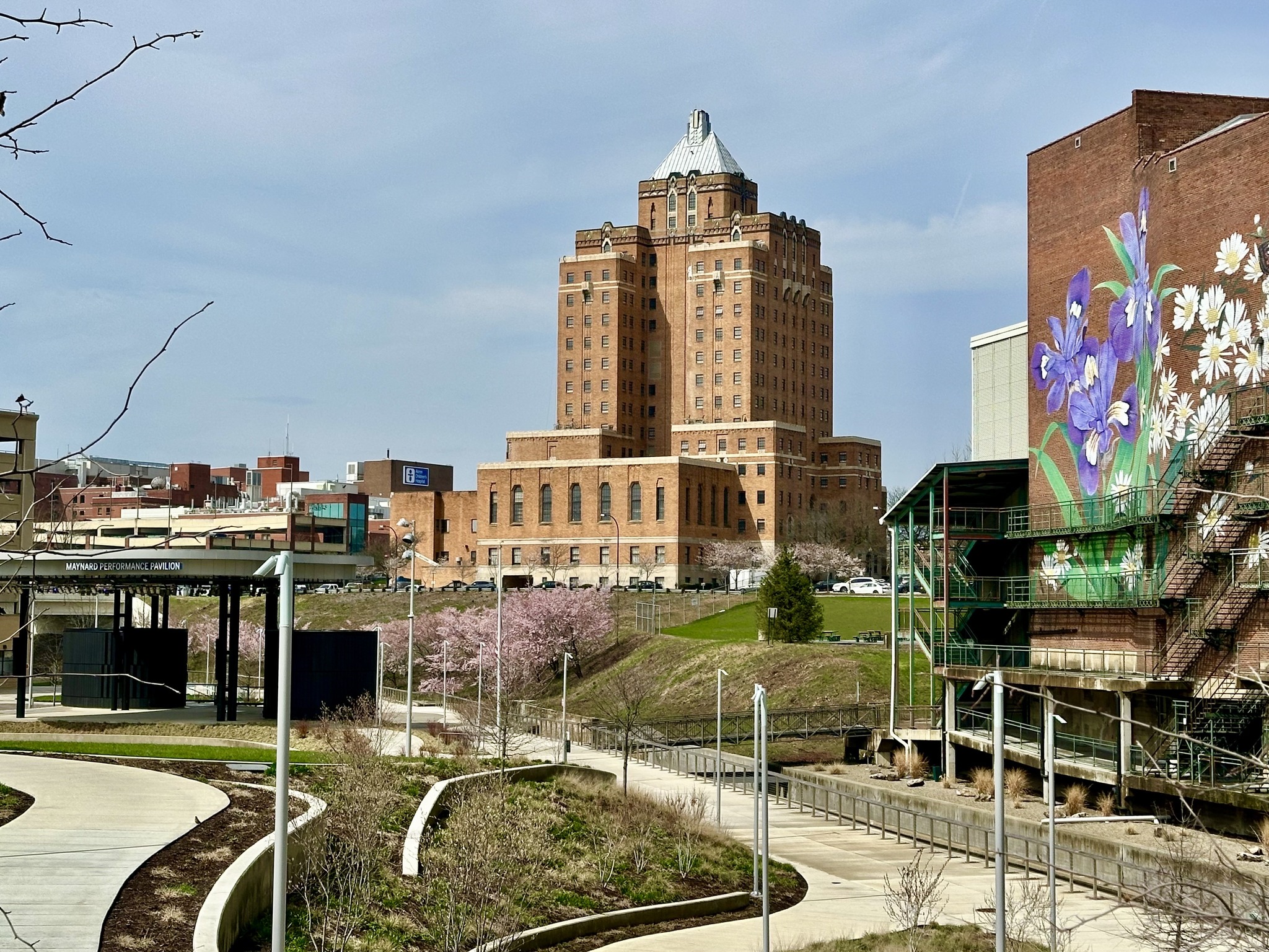 We spy some cherry blossoms at Lock 3! 👀🌸 The 2026 Downtown