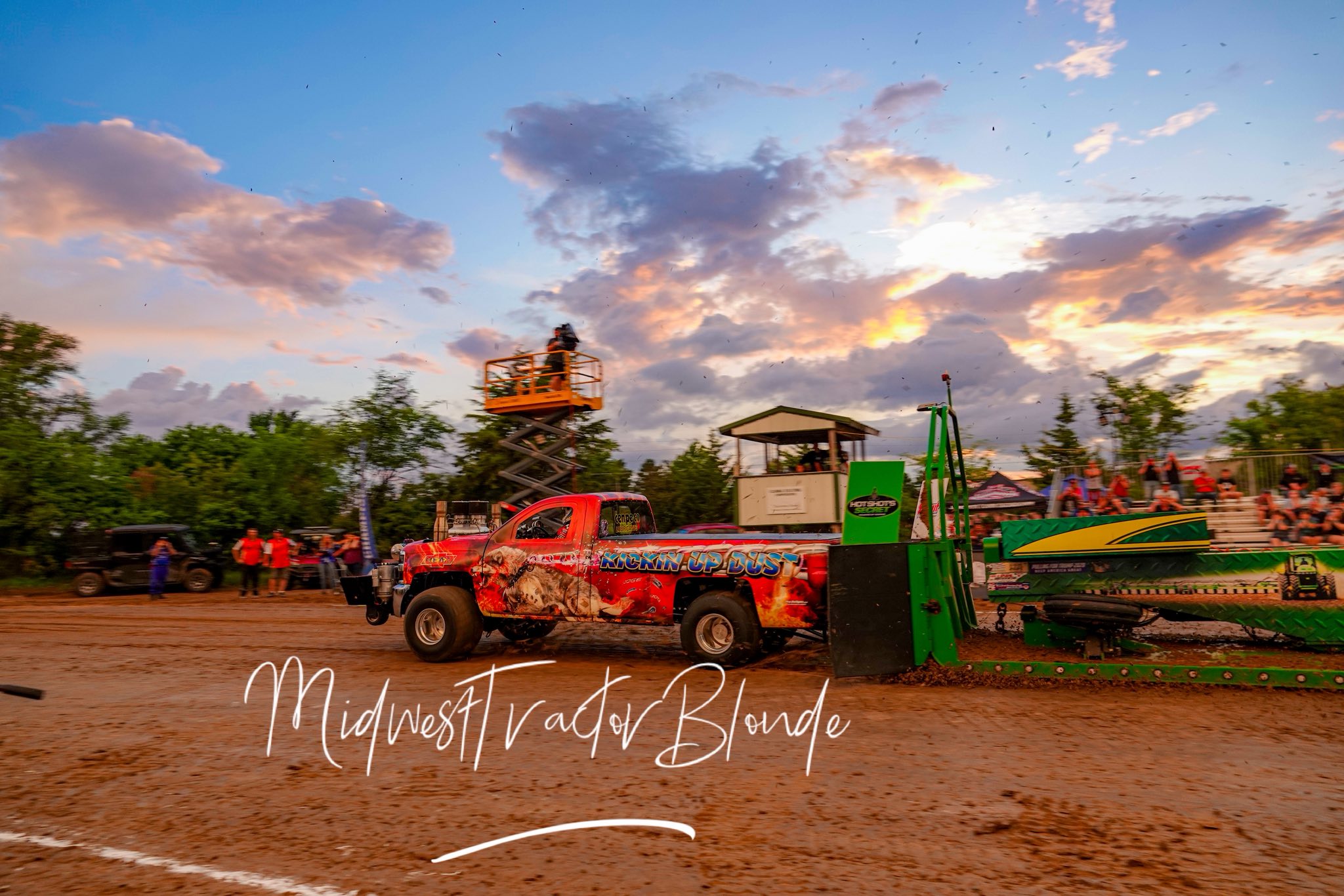 Midwest Tractor... - Midwest Tractor Blonde Photography