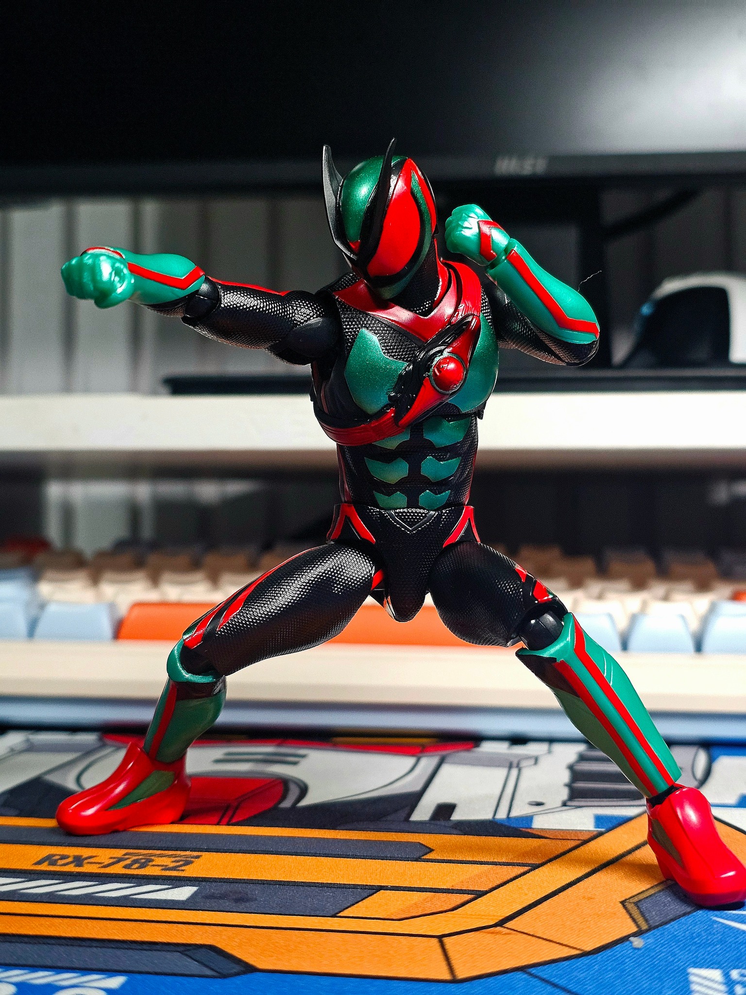 Action Figure Kamen Rider Zeztz ококаидан ព្ក្យសយរតប្
