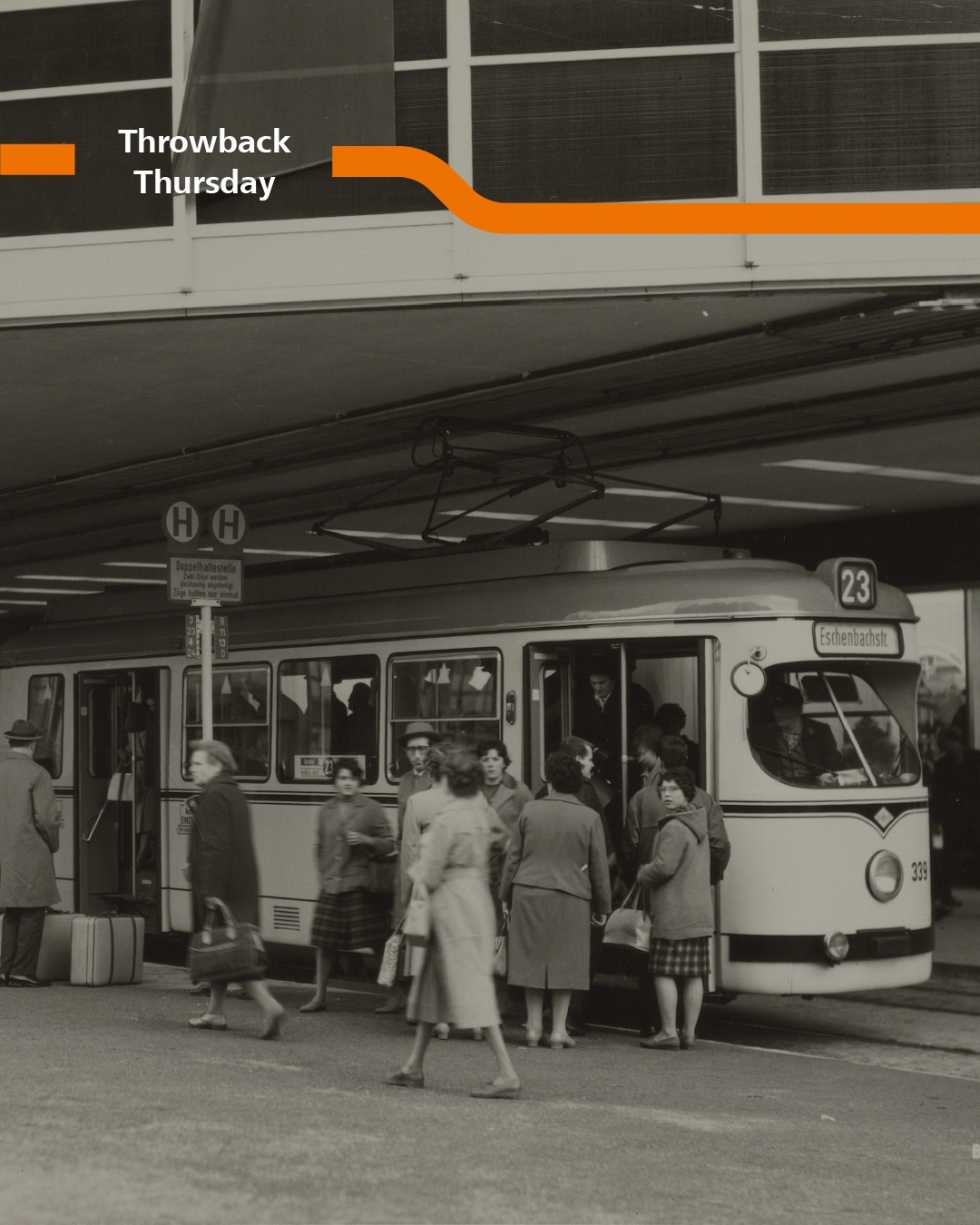 Was hat dieses #throwbackthursday-Foto mit einer Torte zu tun? Wer kann uns das verraten? Vielen Dank an das Depot 5 I Nahverkehrsmuseum Rhein-Neckar für die Bereitstellung des Bildes! #tramcrush