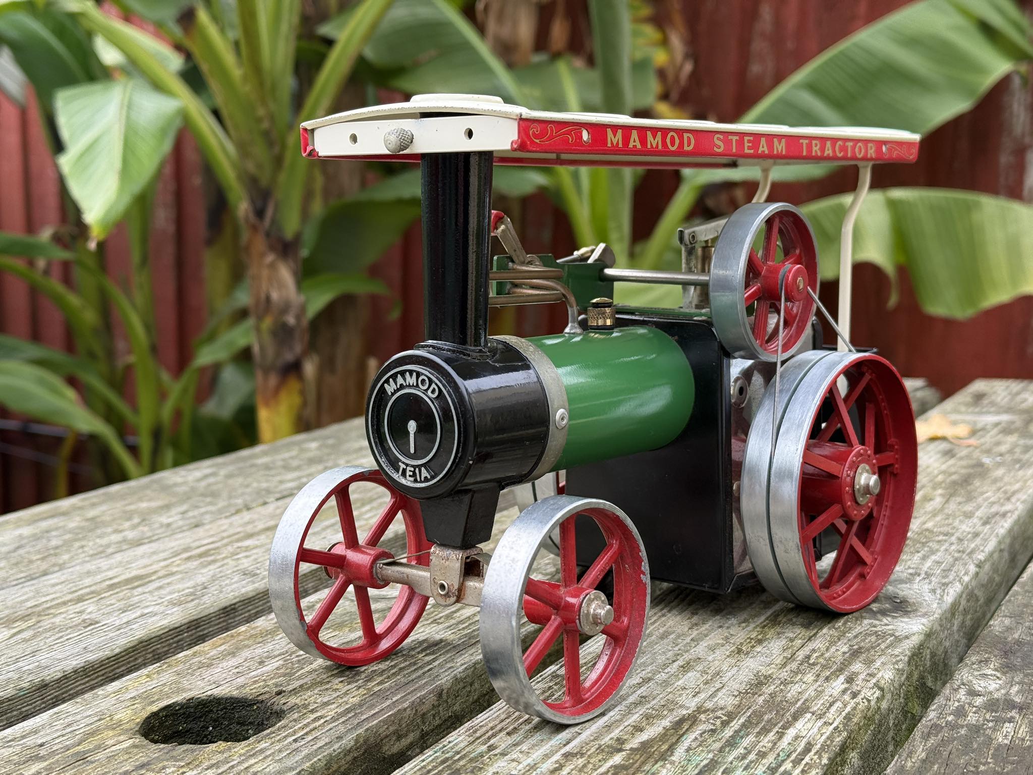 Restoring a Mamod TE1A steam tractor