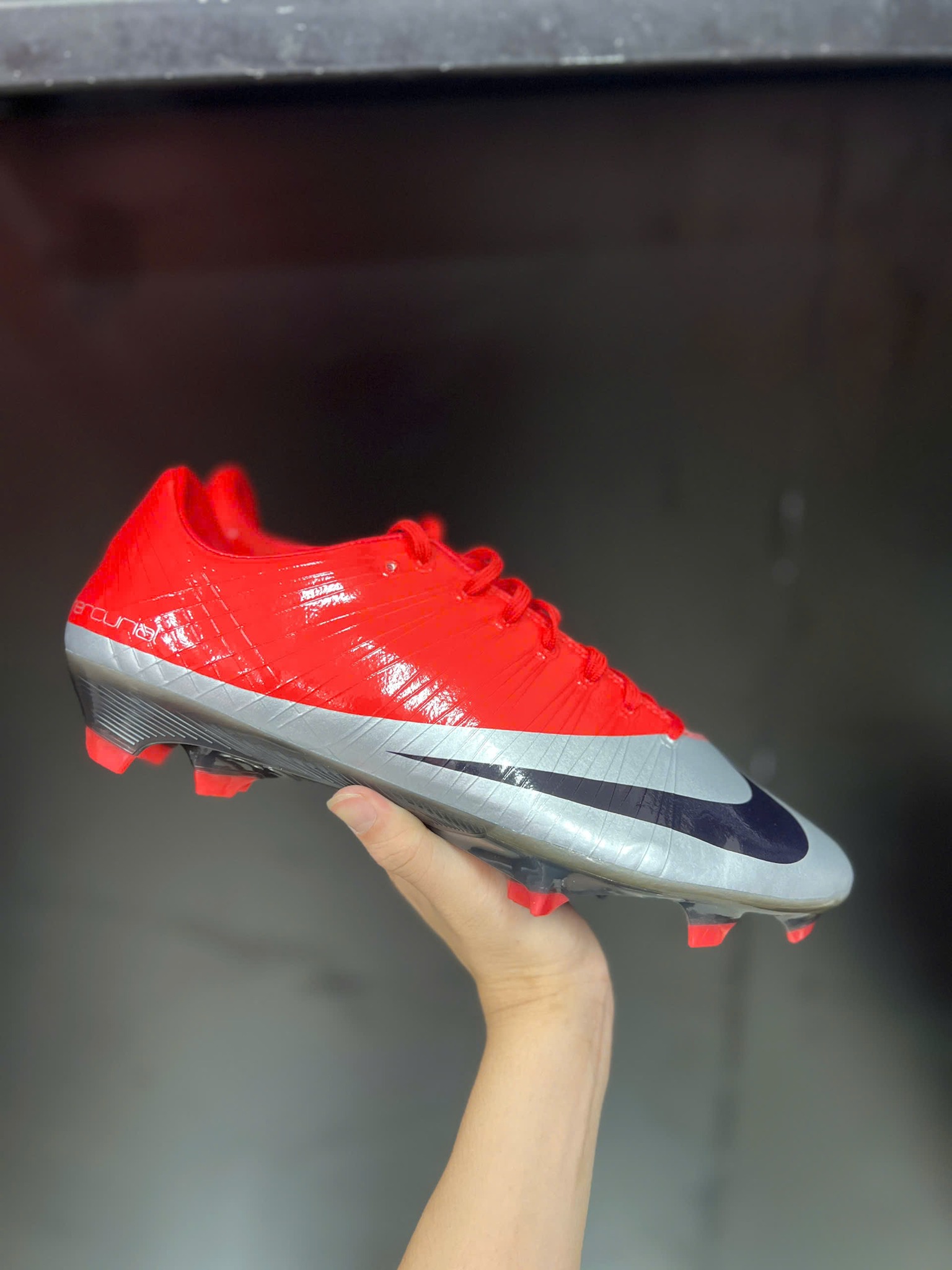 Gần 9 củ, vừa mở bán đã sold out trong vài giờ.. ?? Nike vừa tạo 