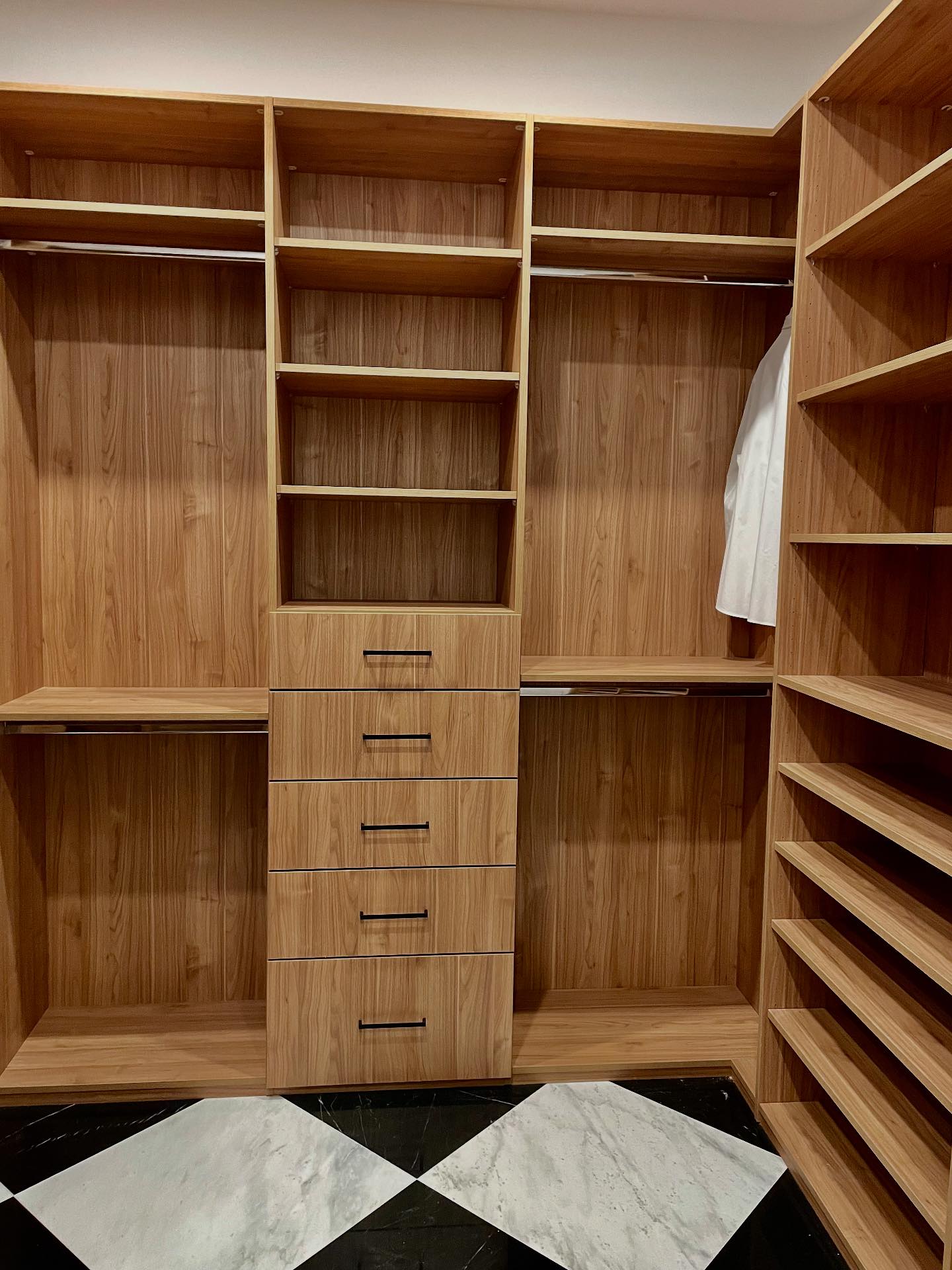 Avanti Closets & Cabinetry | Miami FL