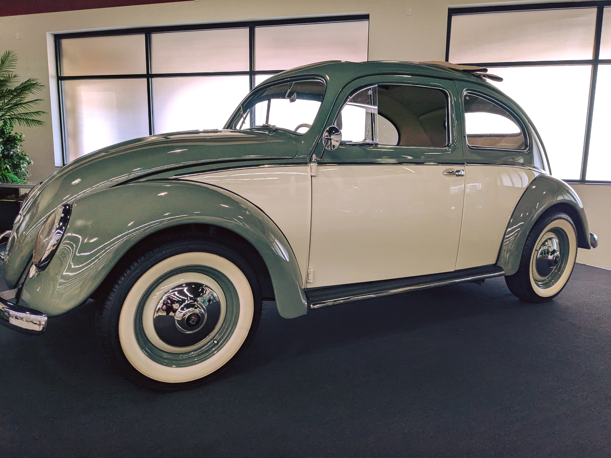 1953 Volkswagen Beetle Deluxe split-window classic car