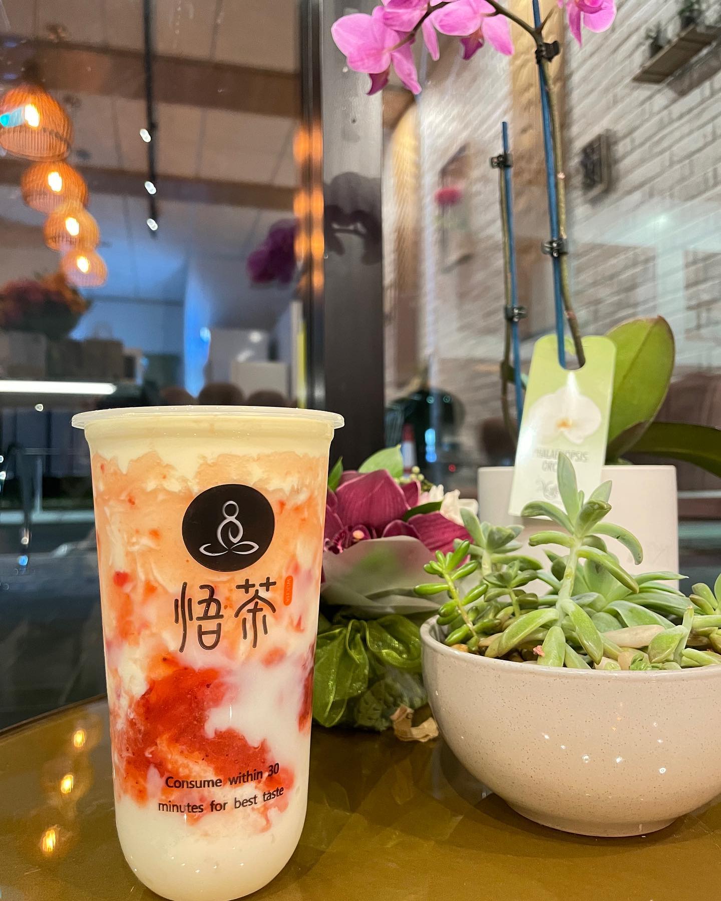 每天一杯奶茶🥤拥有甜甜的快乐💕 今日推荐🍓草莓麻薯鲜牛乳 YYDS #悟茶... - Wucha Christchurch