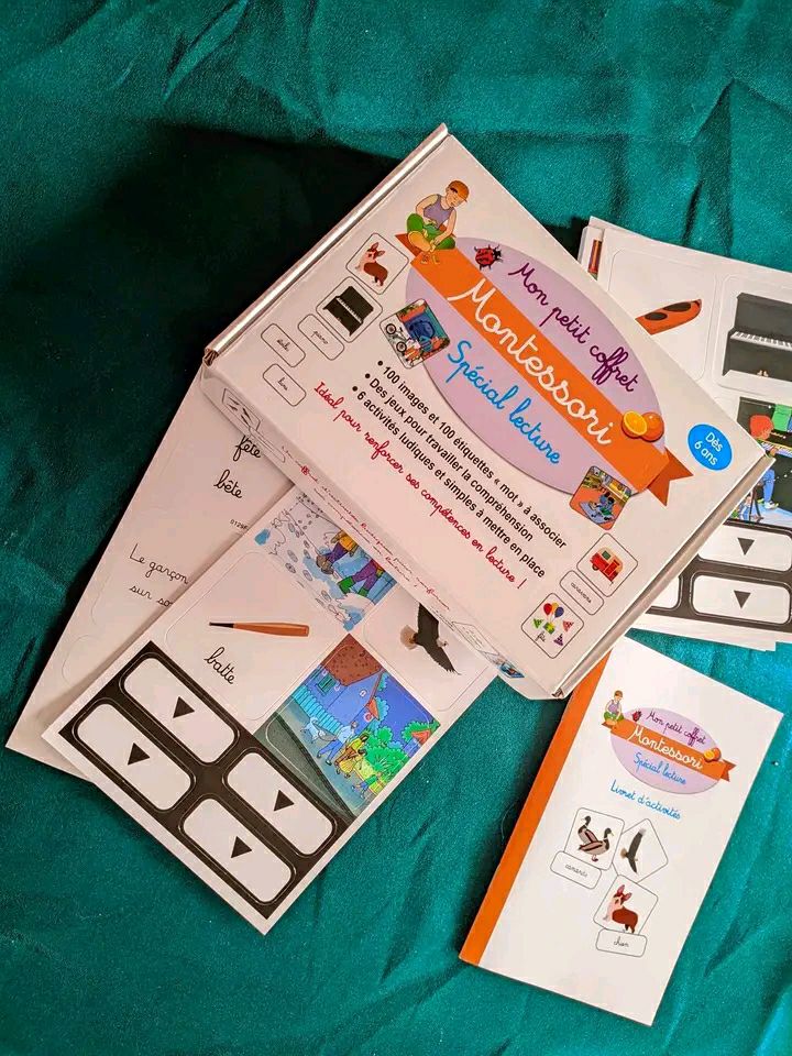 Ce coffret semble être une ressource éducative précieuse pour aider les enfants à apprendre l'alphabet de manière interactive et sensorielle, en suivant les principes de la méthode Montessori