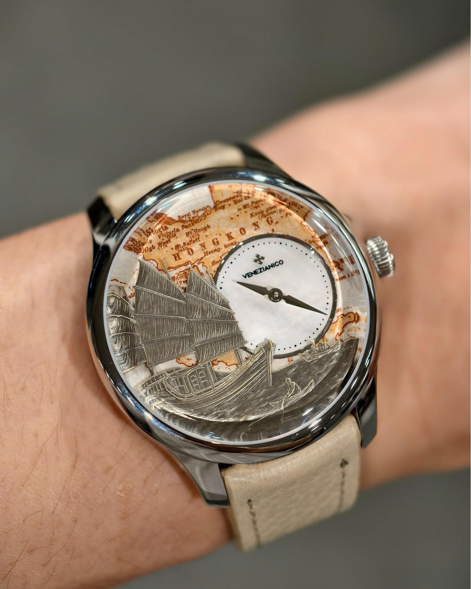 AV86 - 1954 Amalfi Mechanical ｜方型手錶的復古美學】 今次介紹的 