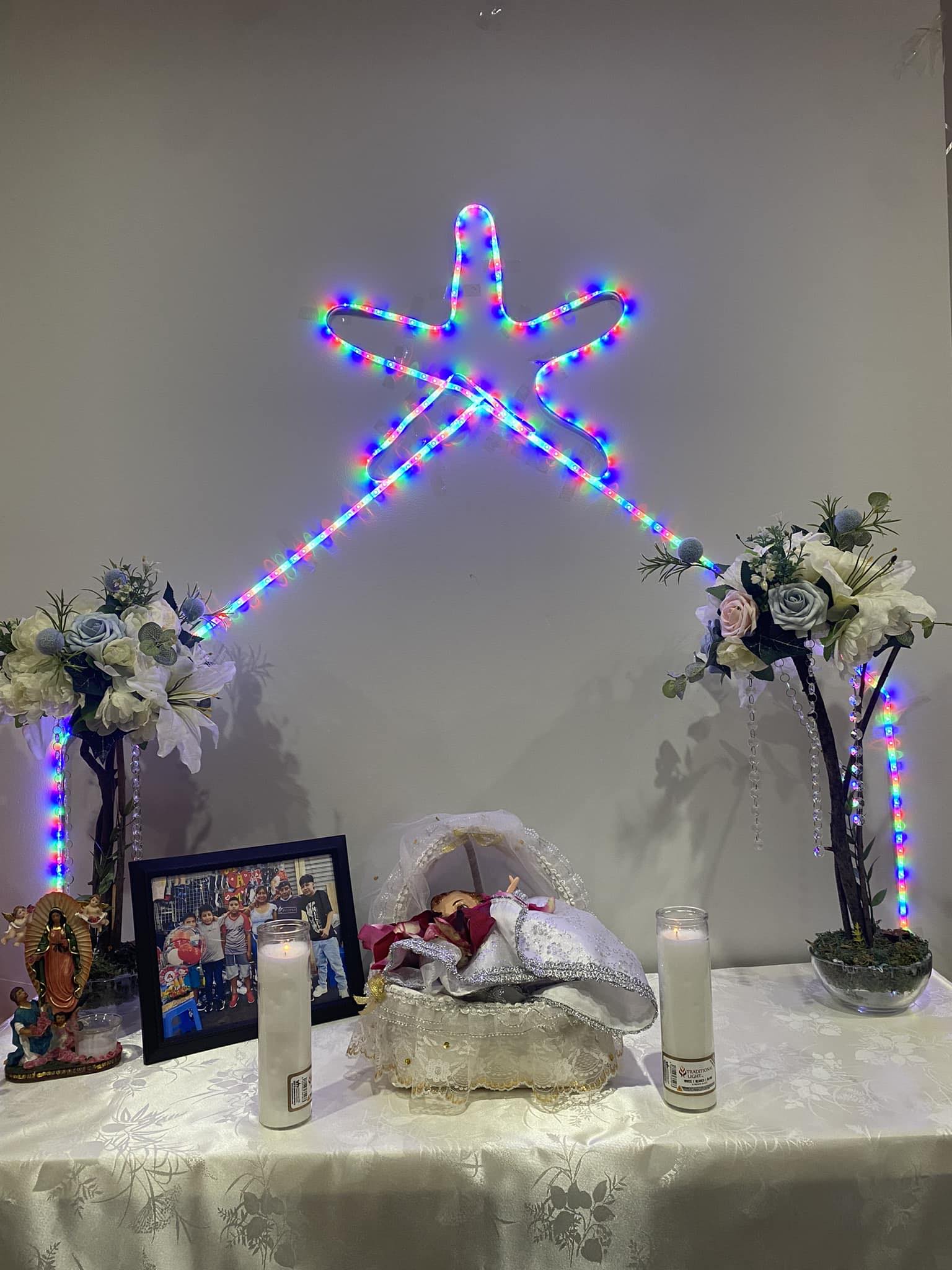 Divino Niño Jesús Ambatillo - New York | Queen City TX