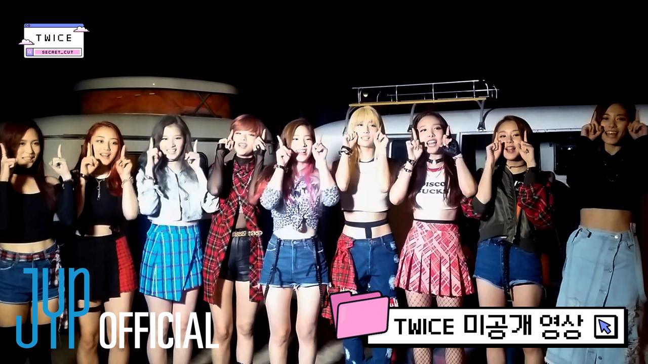 TWICE - [📂Secret Cut] 01_신인 트와이스의 단체 인사.mp4 ⏵ ‘OOH-AHH하게’ 자켓 촬영 [📂 ...
