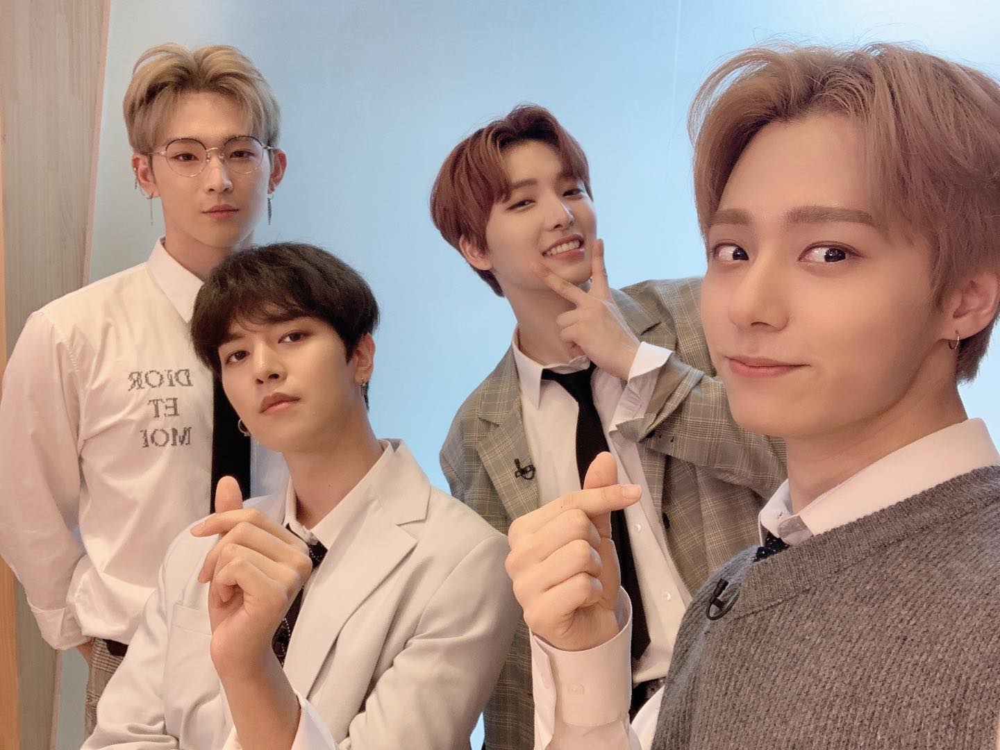 ONEUS ワンアス 抽選当選チェキ シオン ゴニ ONEUS ワンアス 抽選当選