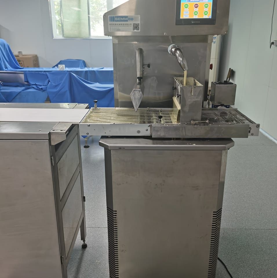 SEMMCO Food Extruder for versatile food extrusion forming! Comes with ...