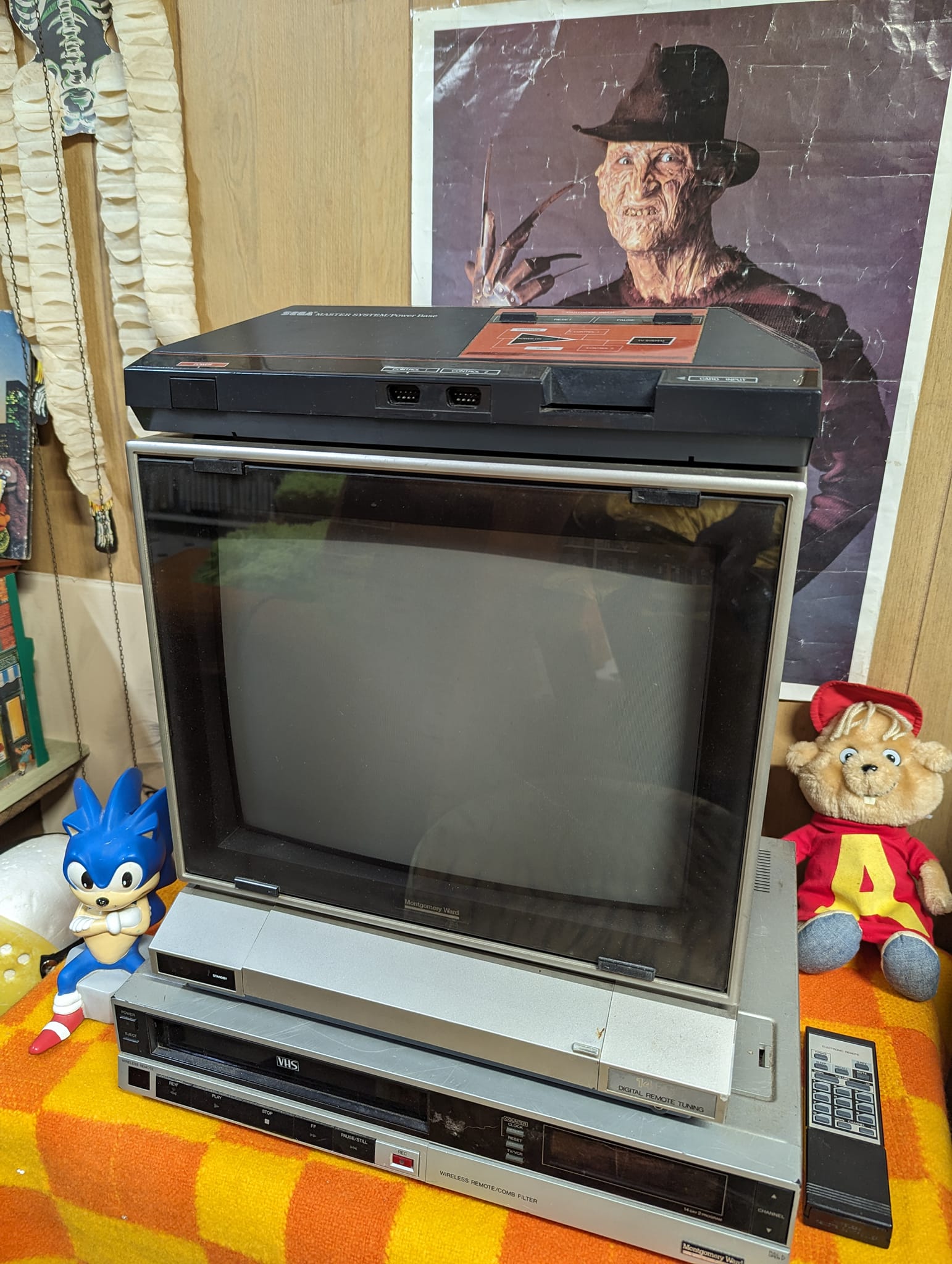 My favorite CRT in my collection! Montgomery Ward 14