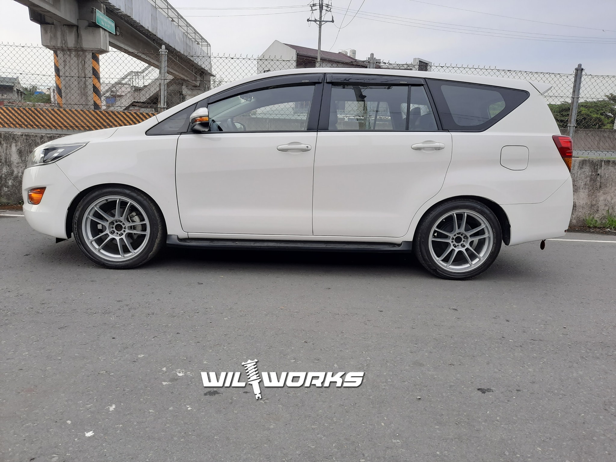 WilWorks - Toyota innova Clean look CTTO | Facebook