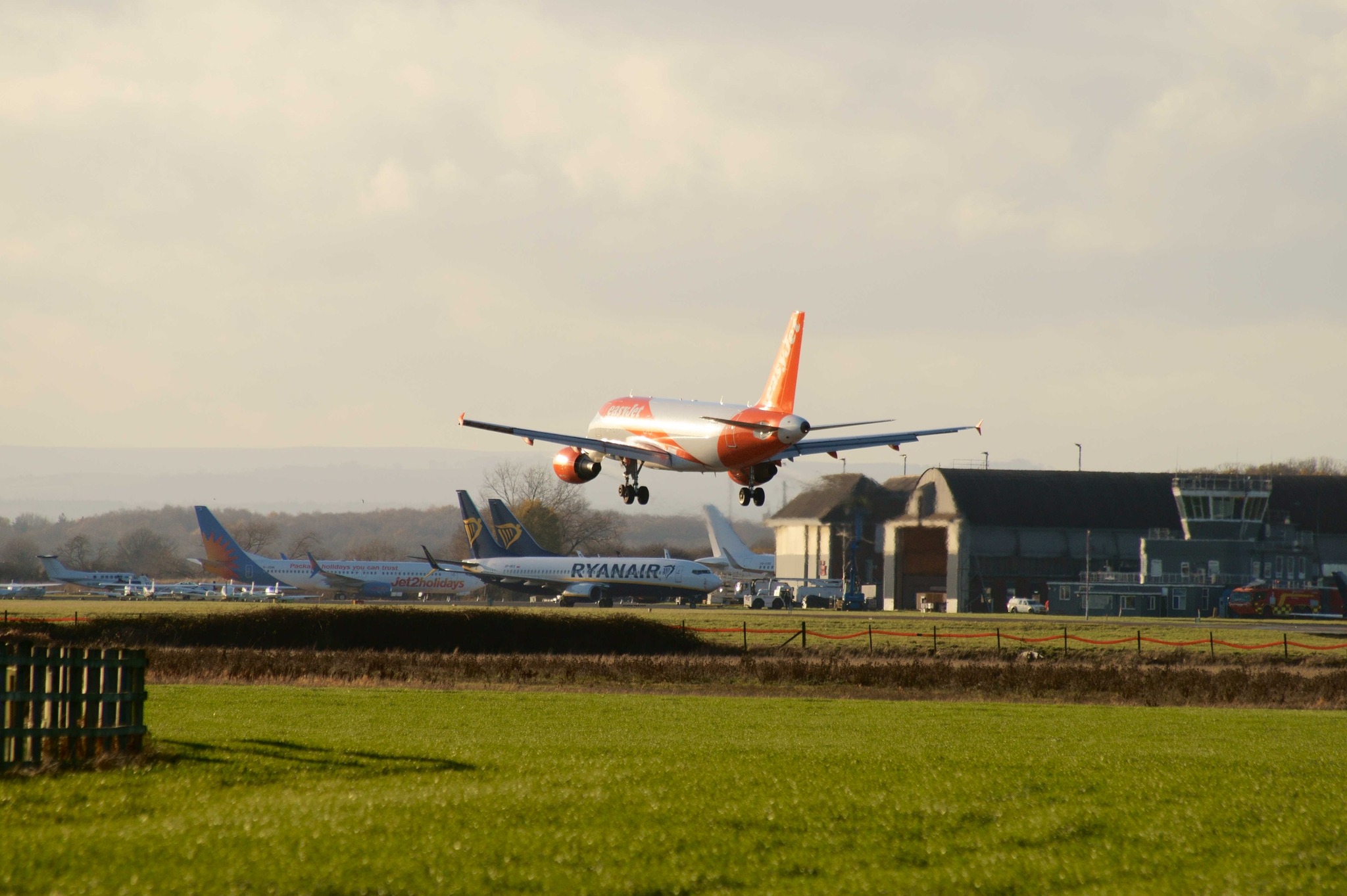 Ben - 😍 Always good to see our airport as busy as ever 👊 With easyJet ...