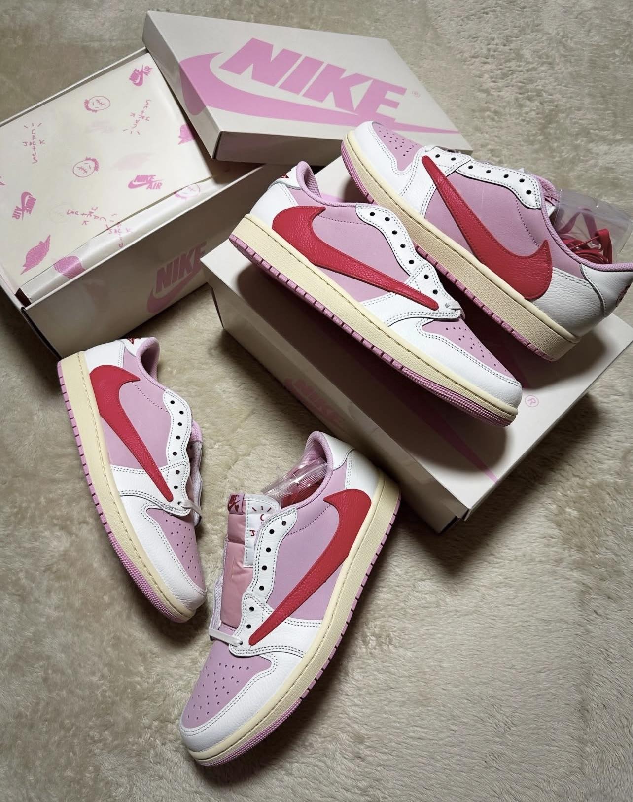 Travis Scott x Air Jordan 1 Low OG 