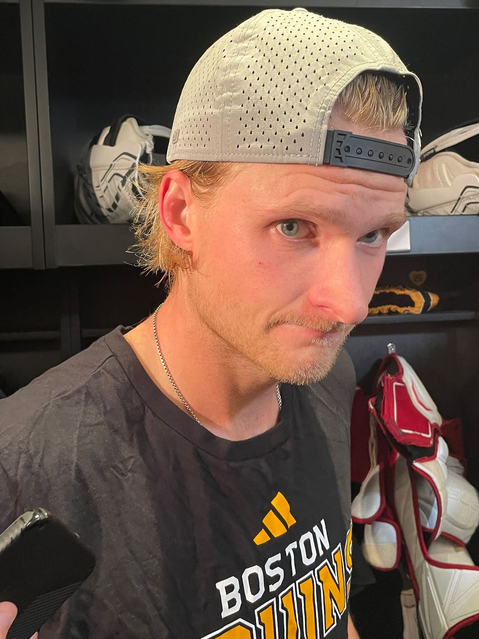 Old friend Danton Heinen has signed a one-year, two-way deal with