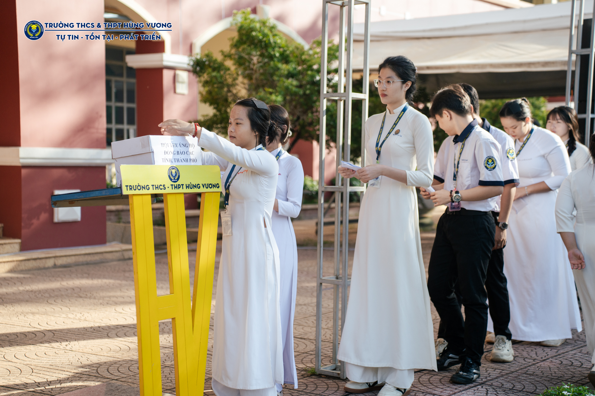 Trường THCS - THPT HÙNG... - Trường THCS - THPT HÙNG VƯƠNG