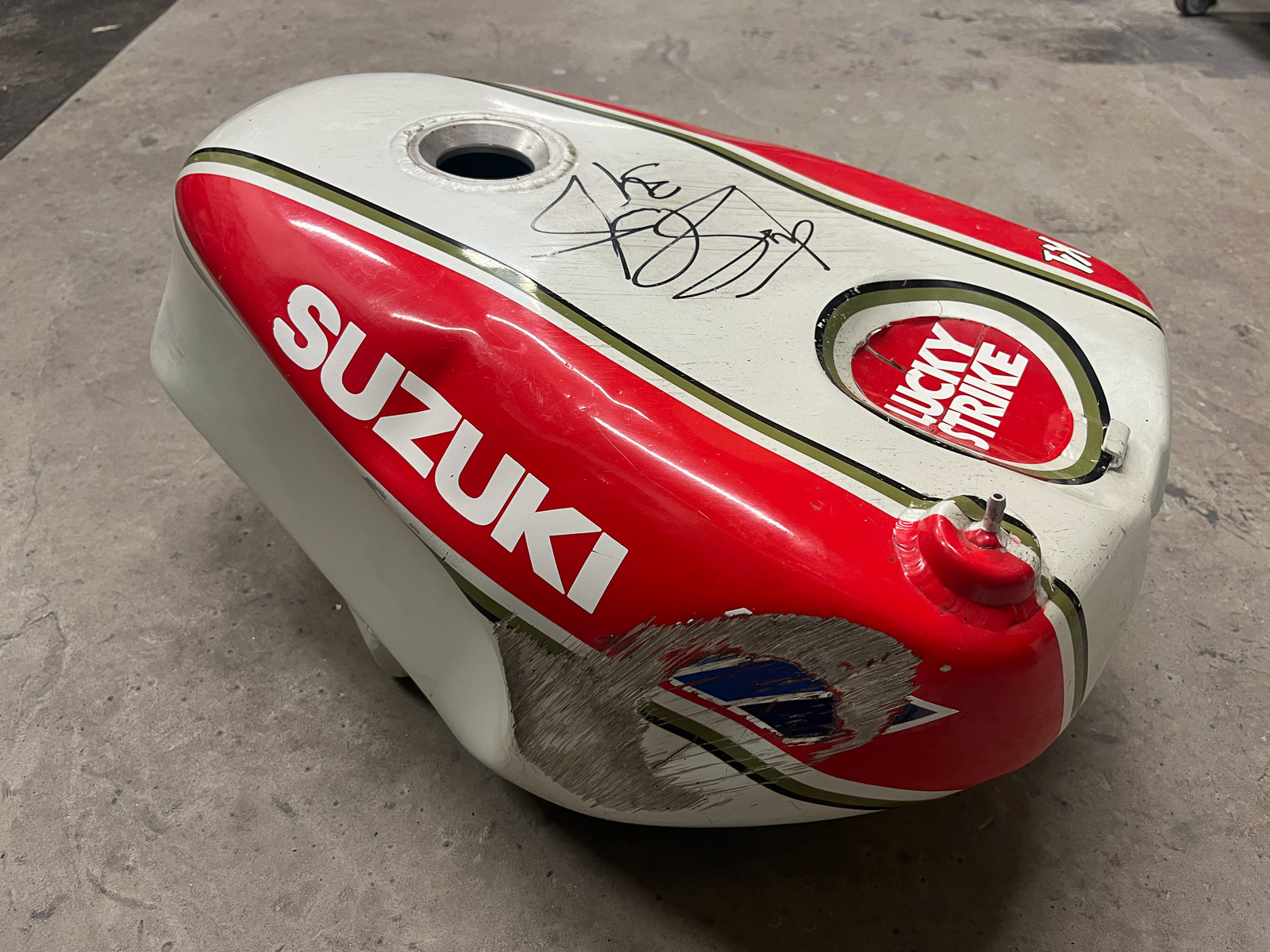 スナフ　記念 Iconic - First up for our auction site today's a tank that was