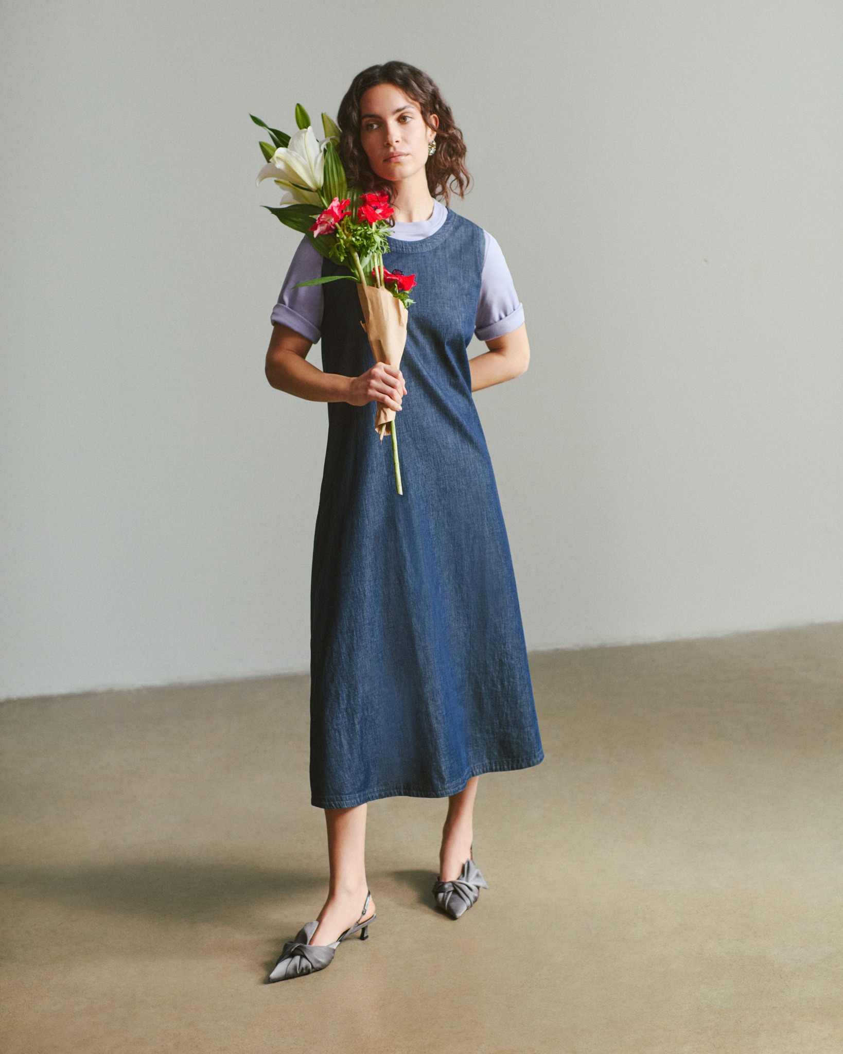 A softer take on a classic. Discover the new arrivals in chambray 
