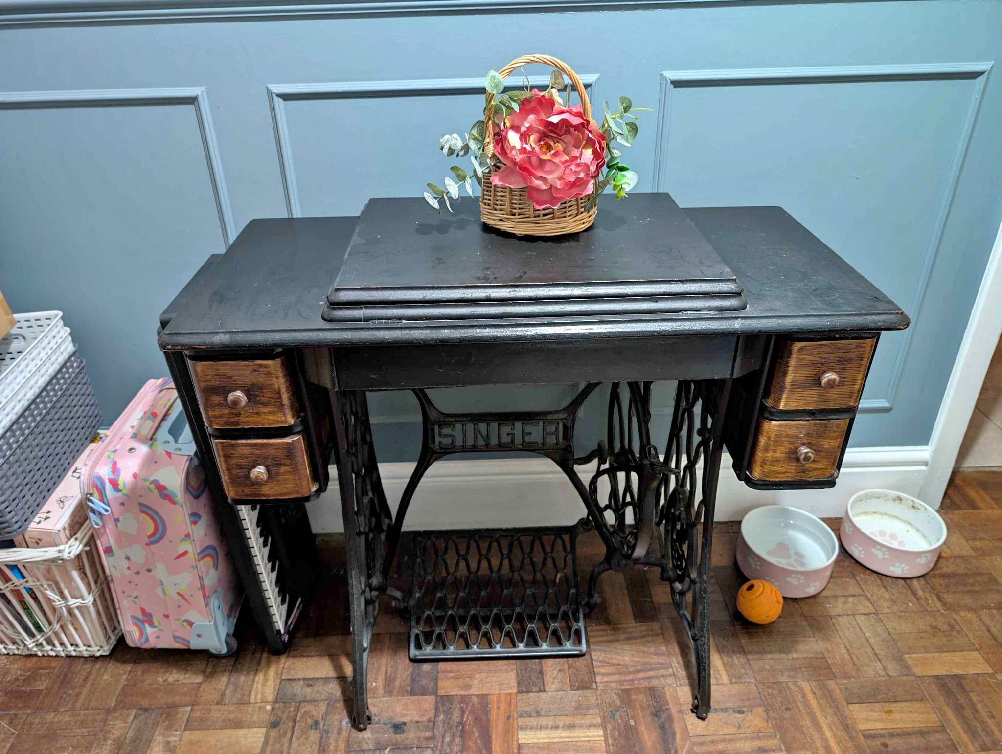Singer sewing machine/hall table - Sewing Machines - Winsford, Cheshire ...
