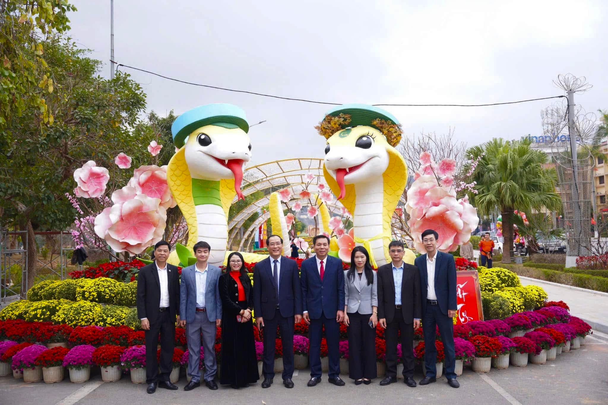 Thanh Decor - Rắn Lạng Sơn chính thức lên hình Chúc Lạng... | Facebook