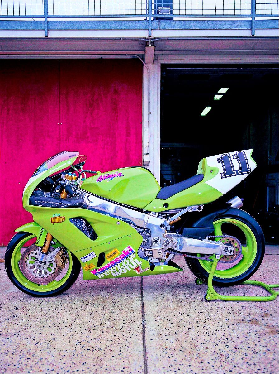 Kawasaki ZX-7RR ex Akira Yanagawa (1997)
