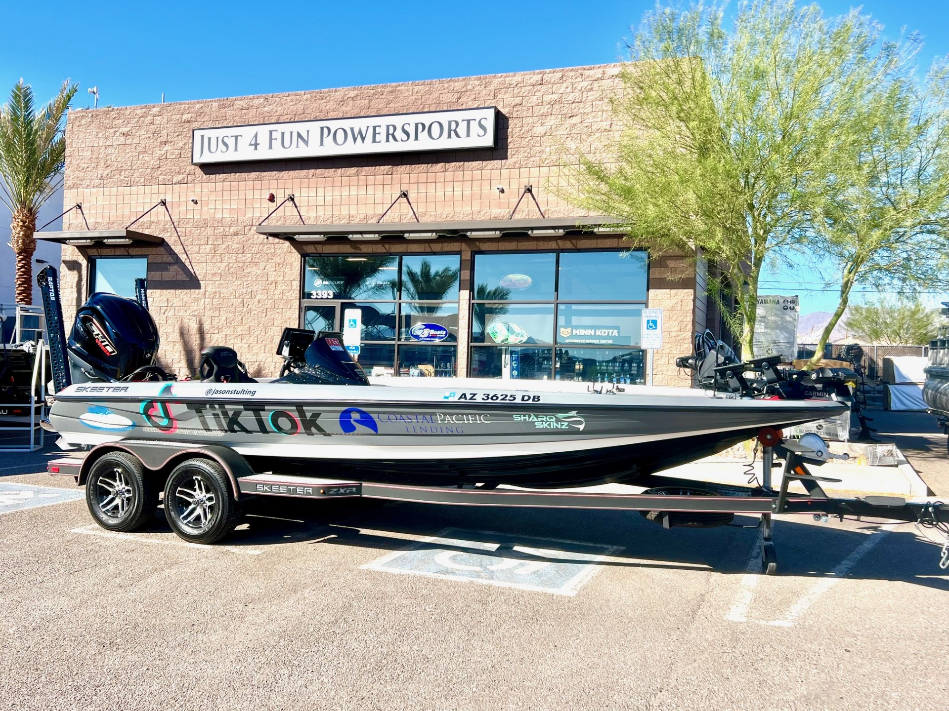 モンスター 🔥Consignment Spotlight🔥 Check out this 2022 Skeeter ZXR21- This