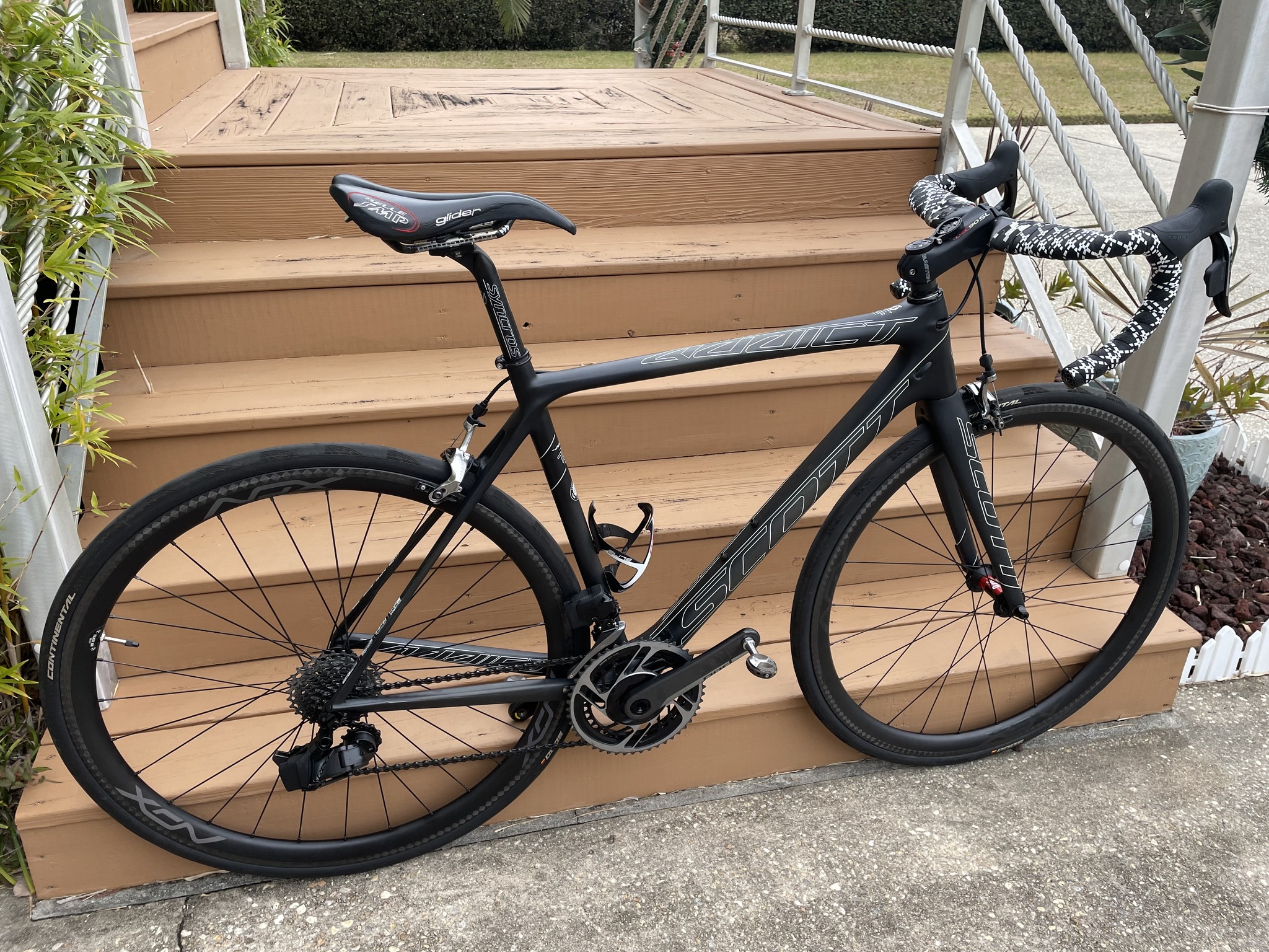 Scott Addict R3, built to be light, still in excellent condition