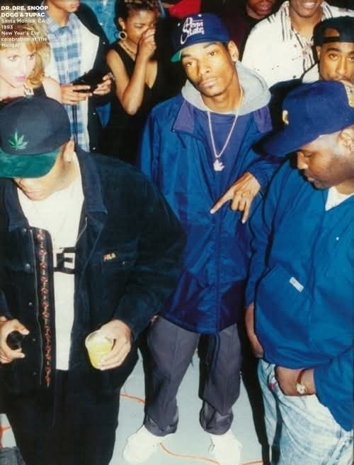 Dr. Dre, Snoop Dogg, & Tupac 🙌📸